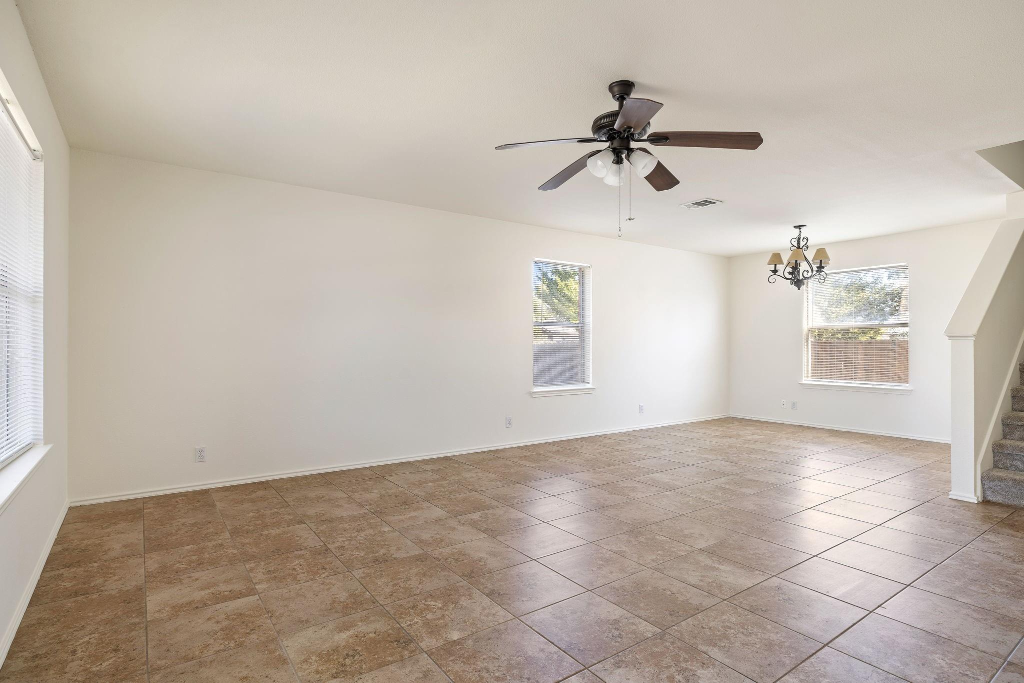 3104 Tyler Ln Property Photo 6
