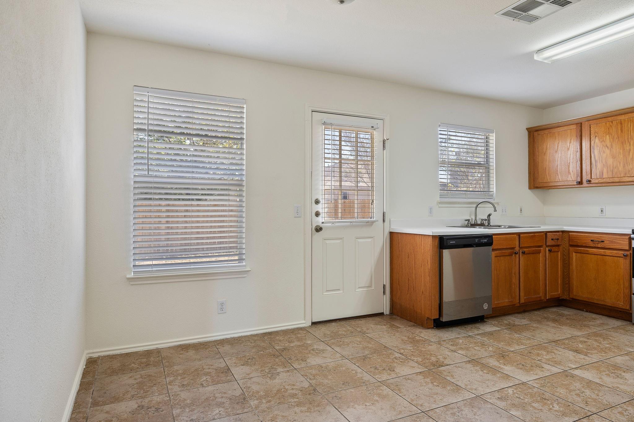 3104 Tyler Ln Property Photo 10