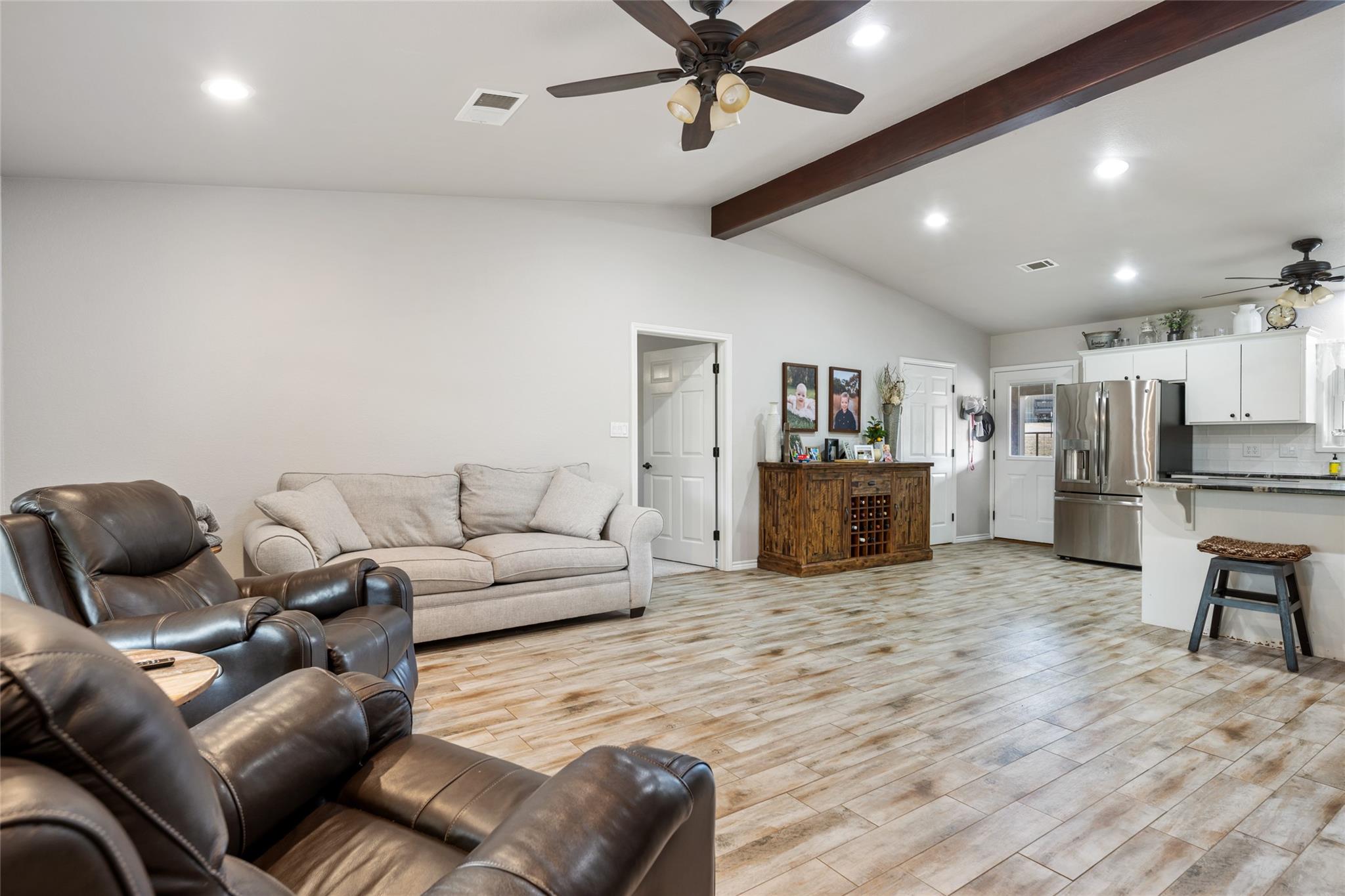 121 Dog Run Property Photo 11