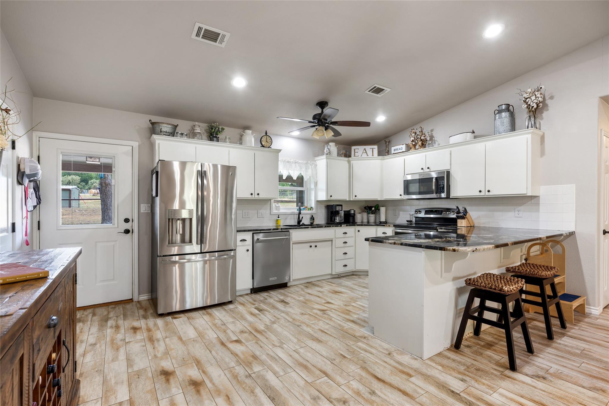 121 Dog Run Property Photo 12