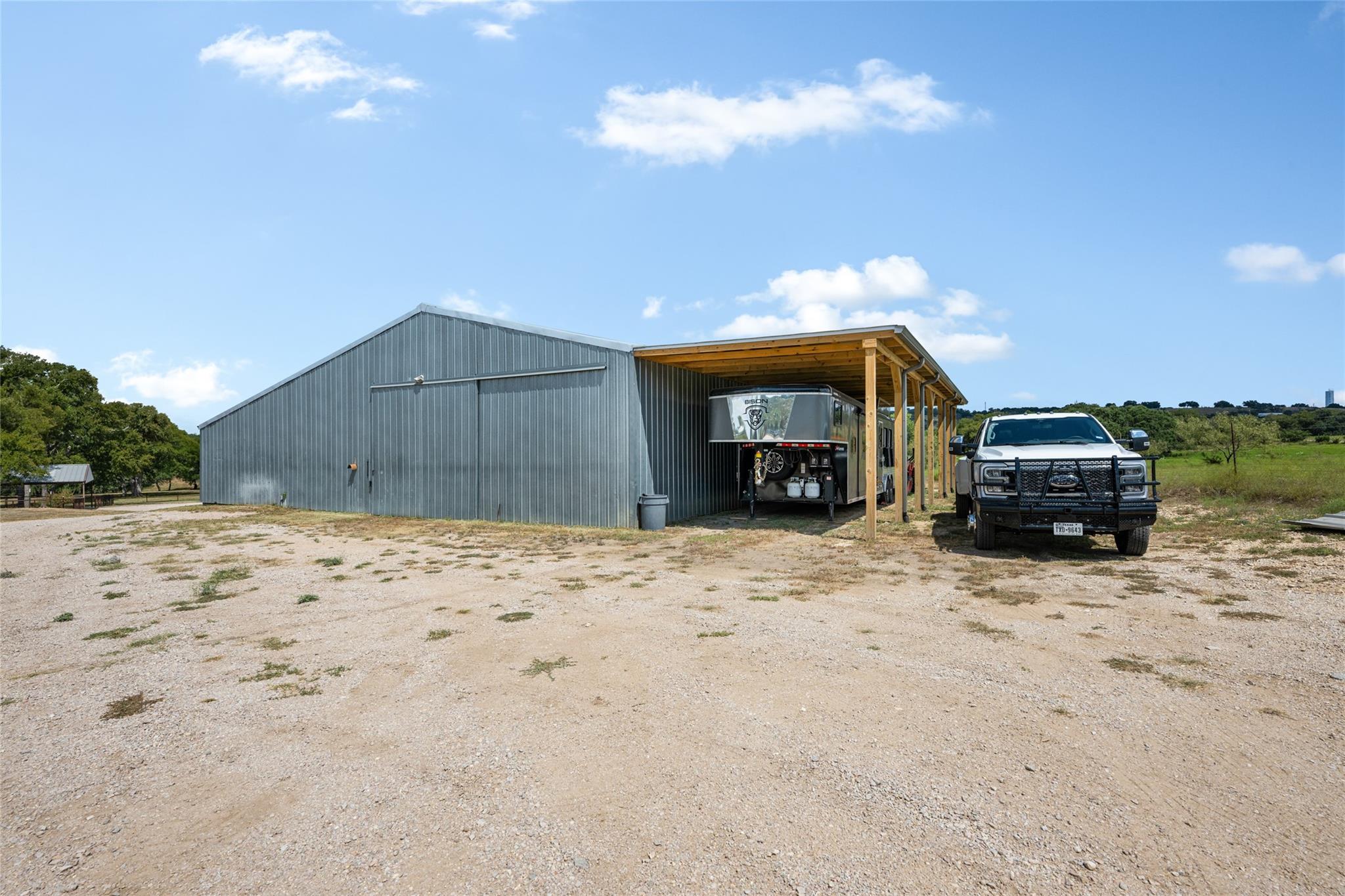 121 Dog Run Property Photo 21
