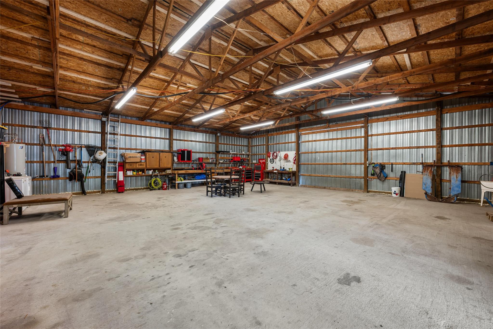 121 Dog Run Property Photo 22