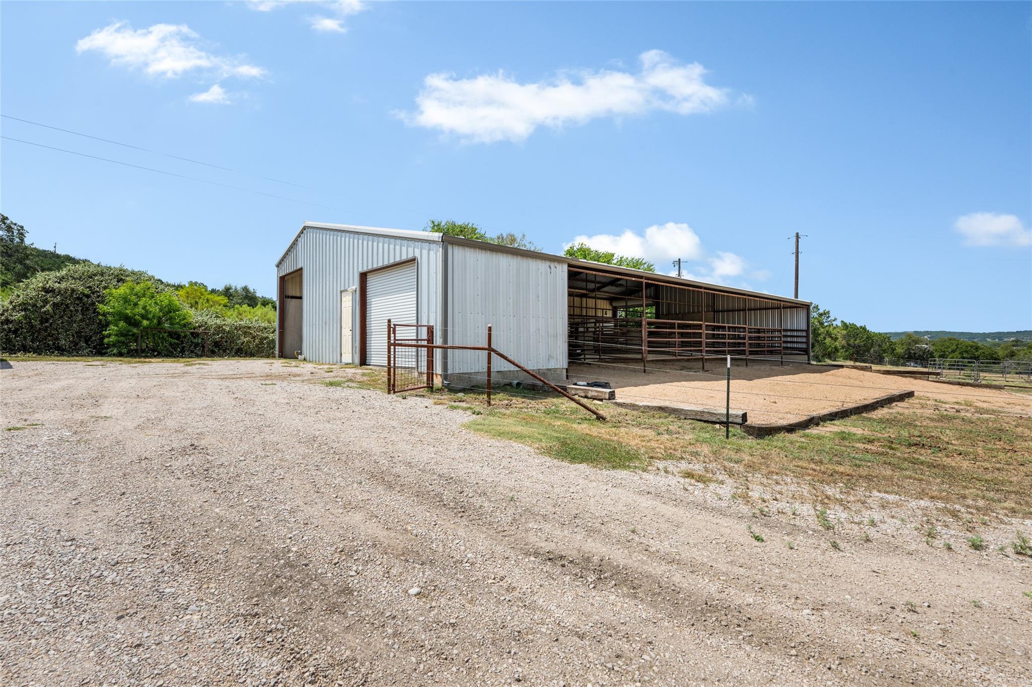 121 Dog Run Property Photo 26