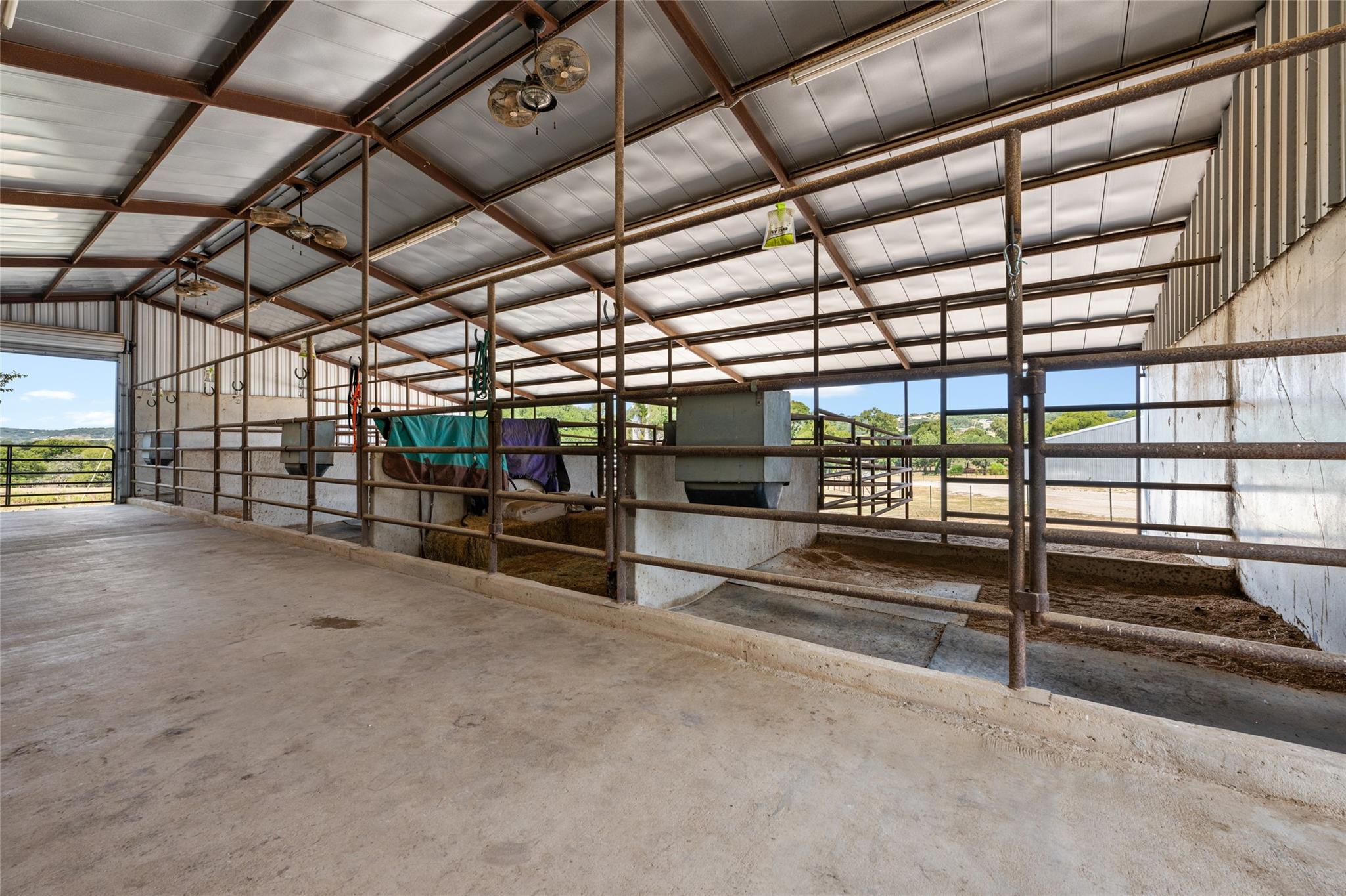 121 Dog Run Property Photo 27