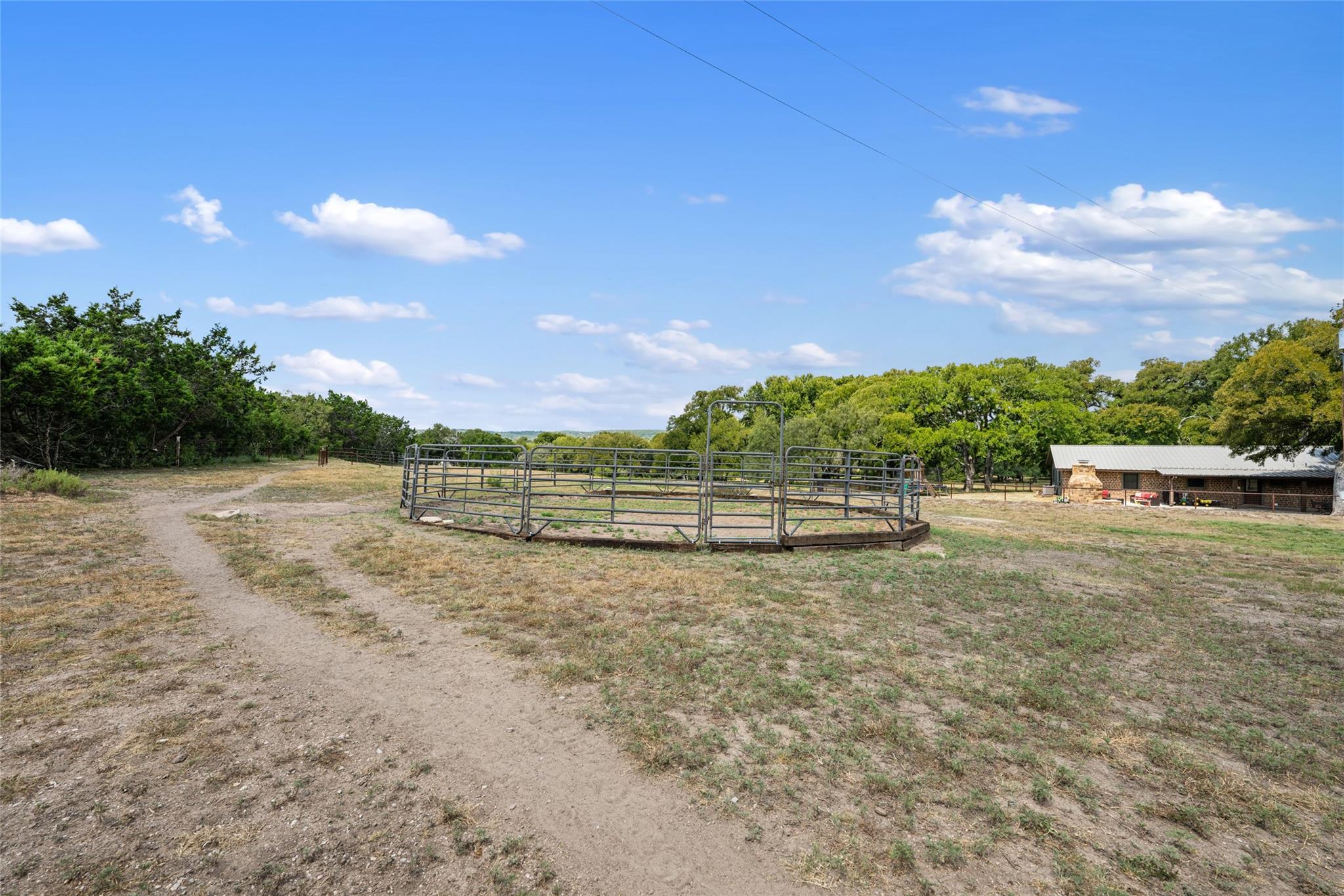 121 Dog Run Property Photo 30