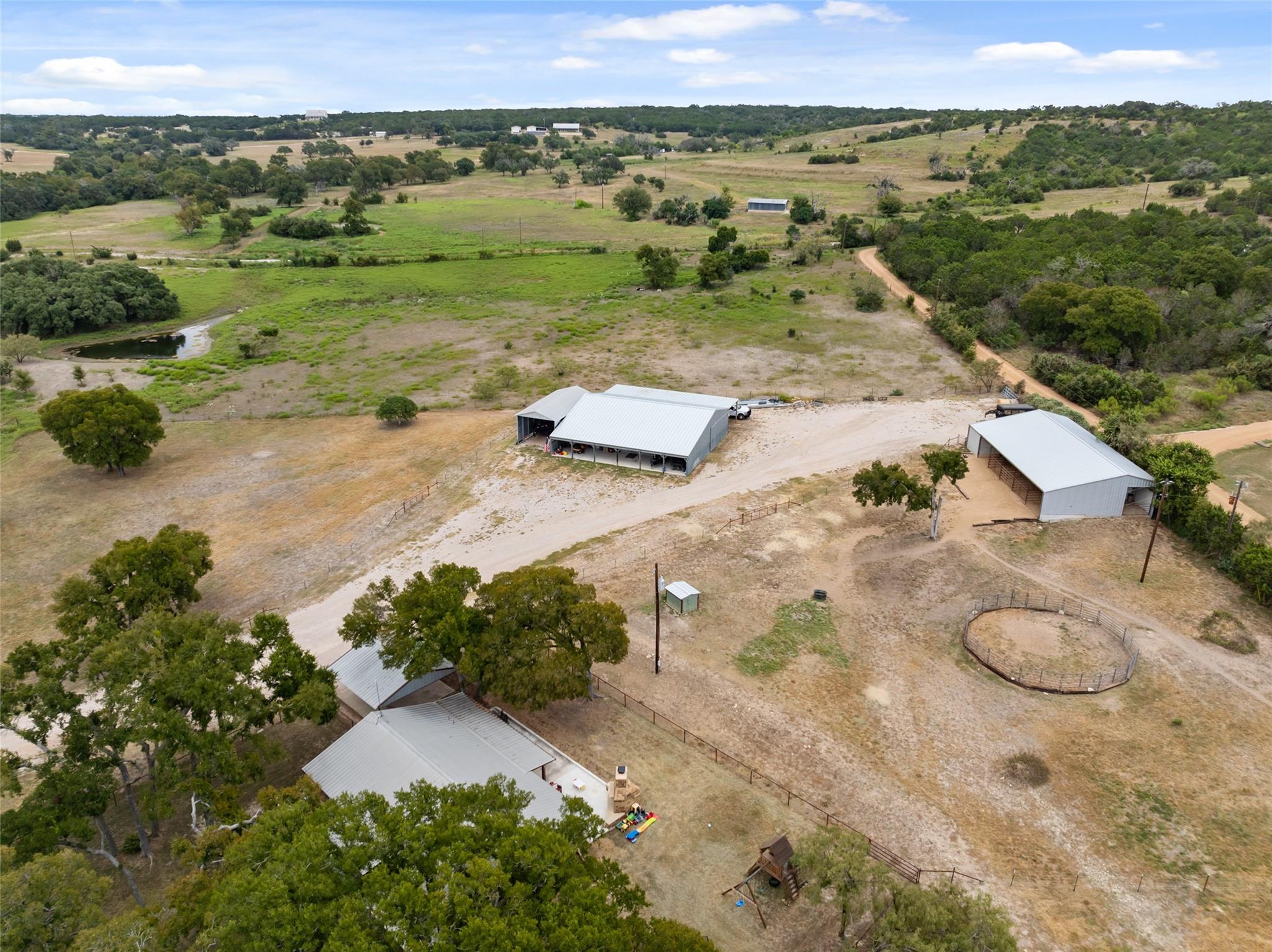 121 Dog Run Property Photo 39