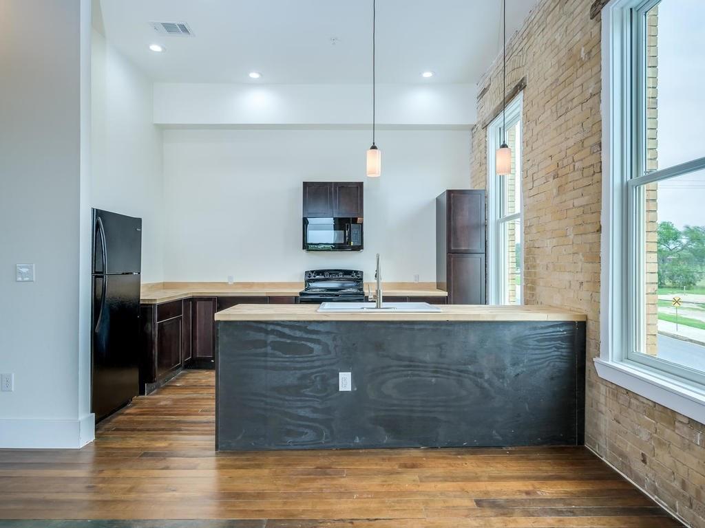 110 S Main St 205 Property Photo 12
