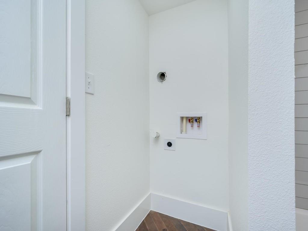 110 S Main St 205 Property Photo 18