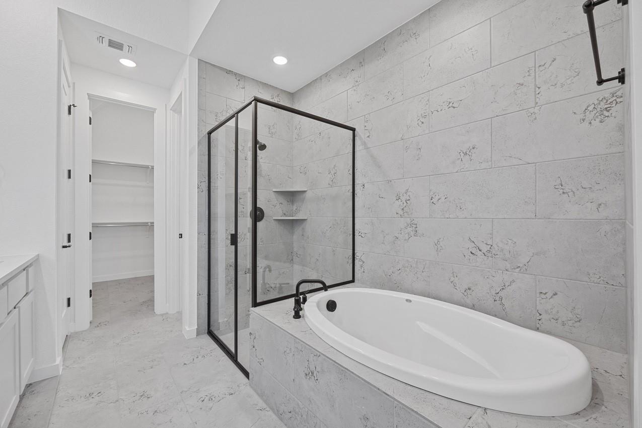 516 Gerona Ct Property Photo 9
