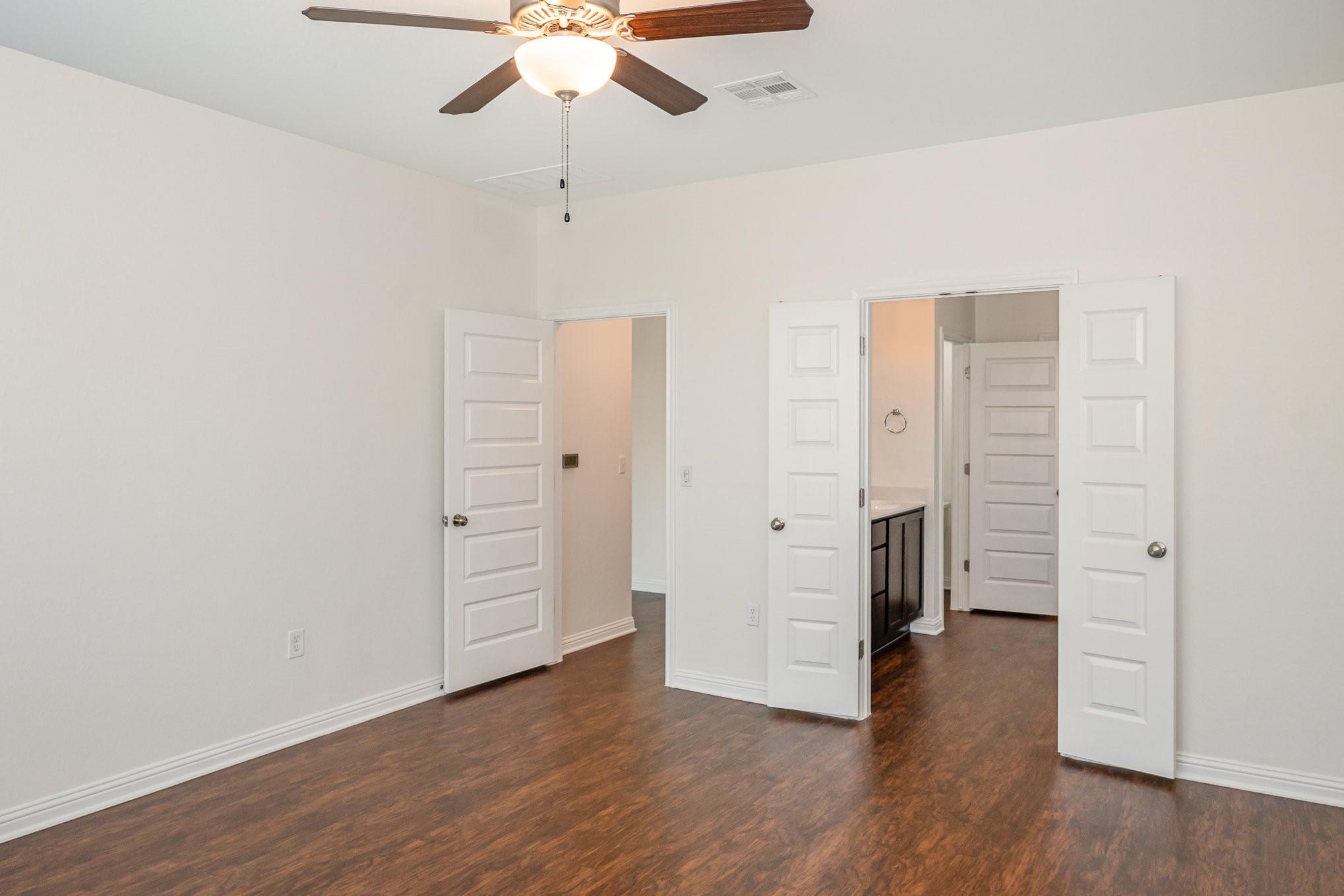 8105 Turnberry Ln Property Photo 9