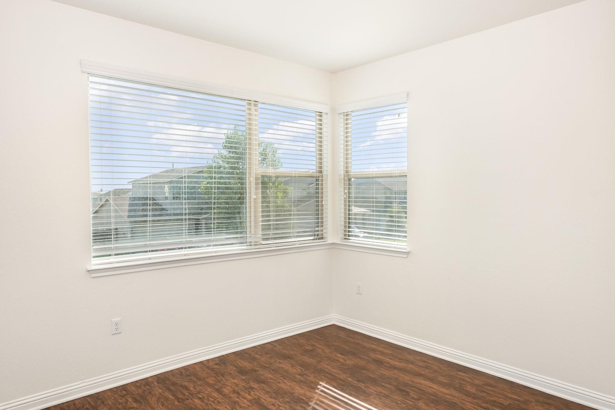 8105 Turnberry Ln Property Photo 10