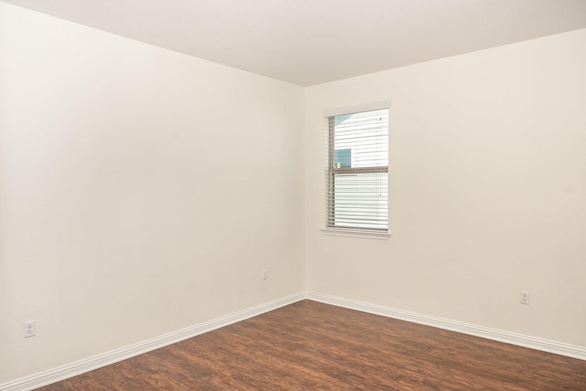 8105 Turnberry Ln Property Photo 12