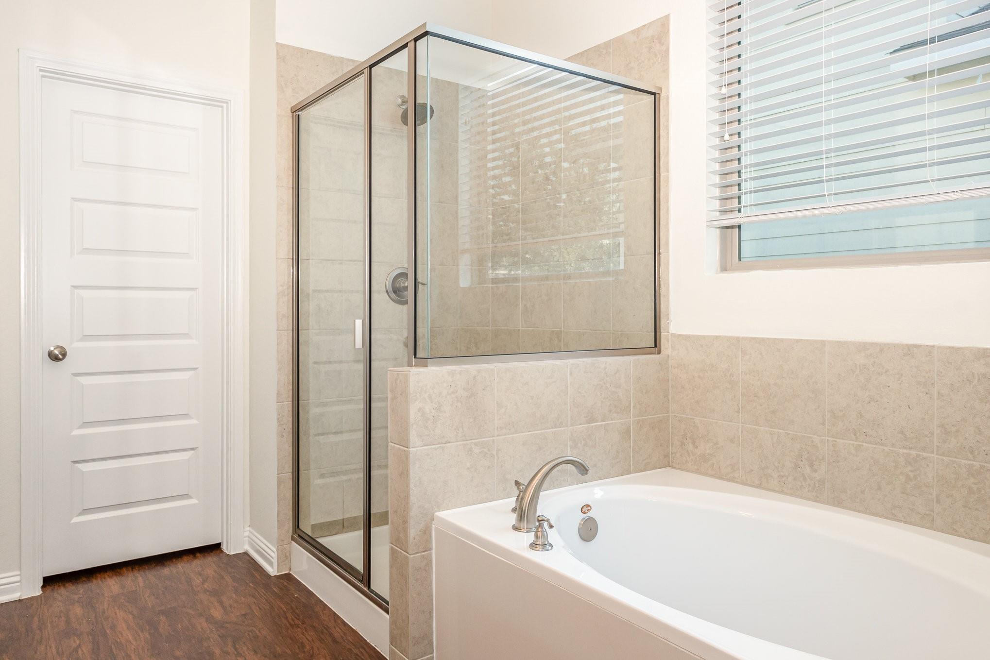 8105 Turnberry Ln Property Photo 14