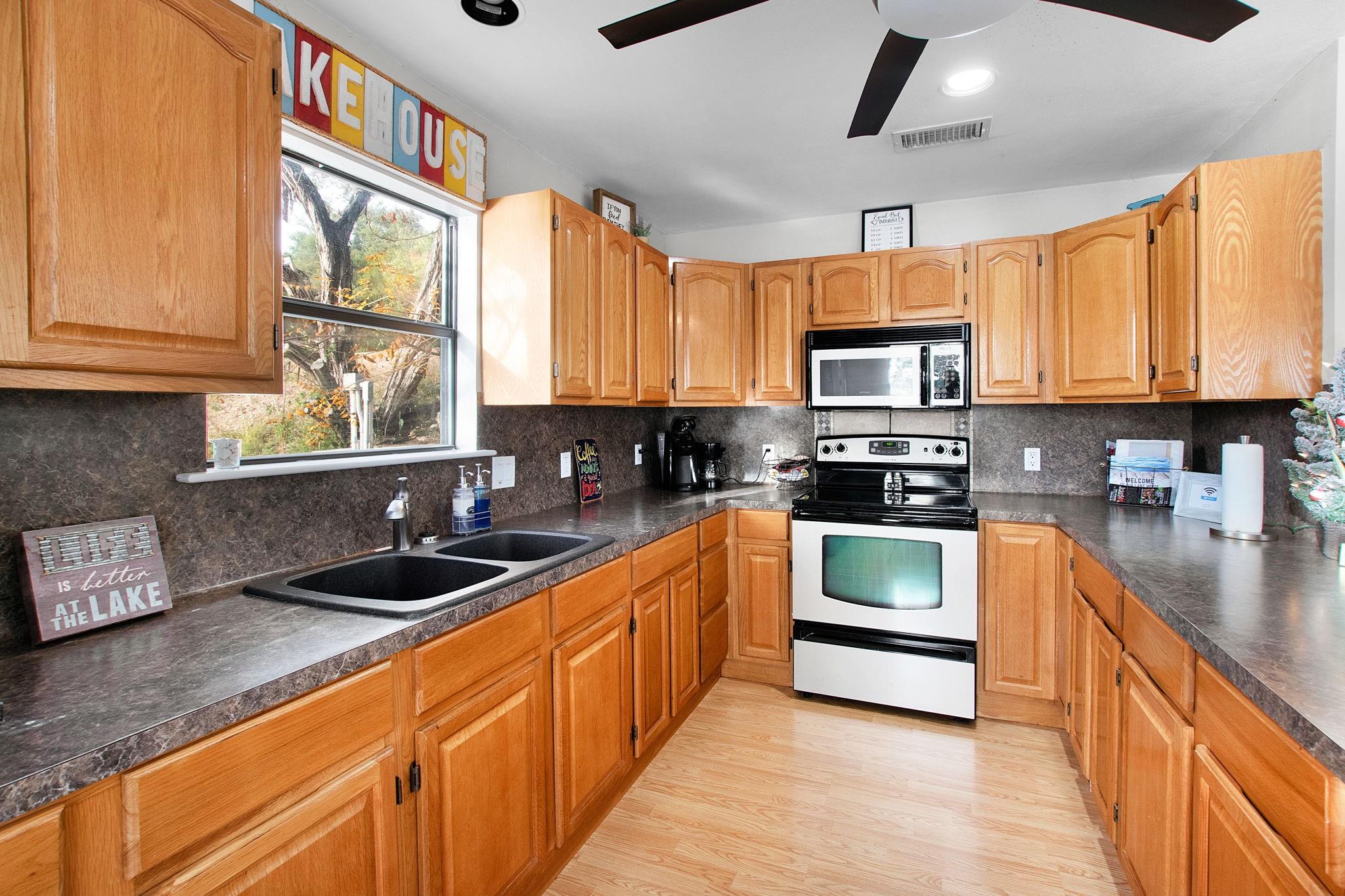1411 Water Way Ln Property Photo 15