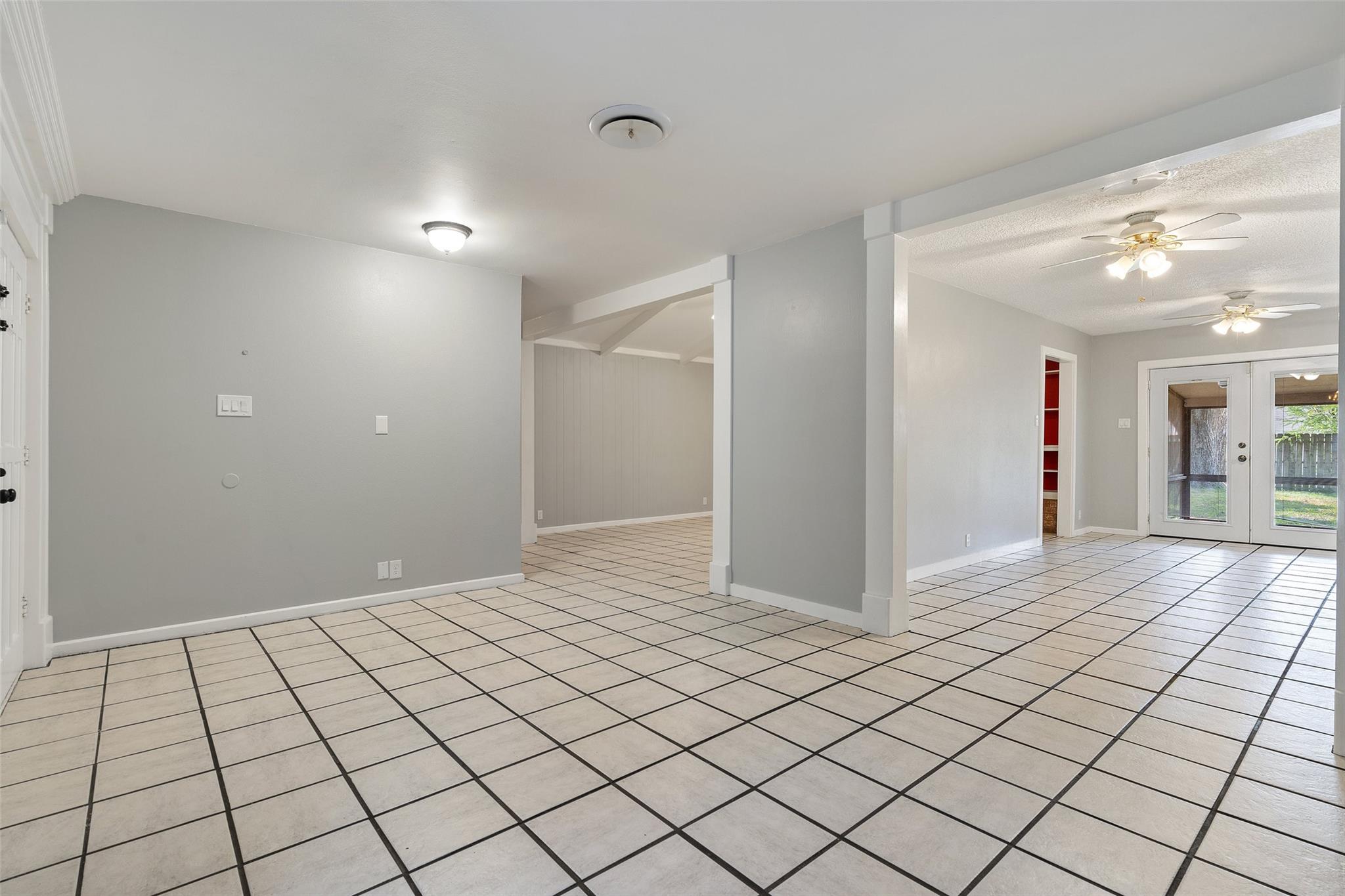 2203 Murray Ave Property Photo 9