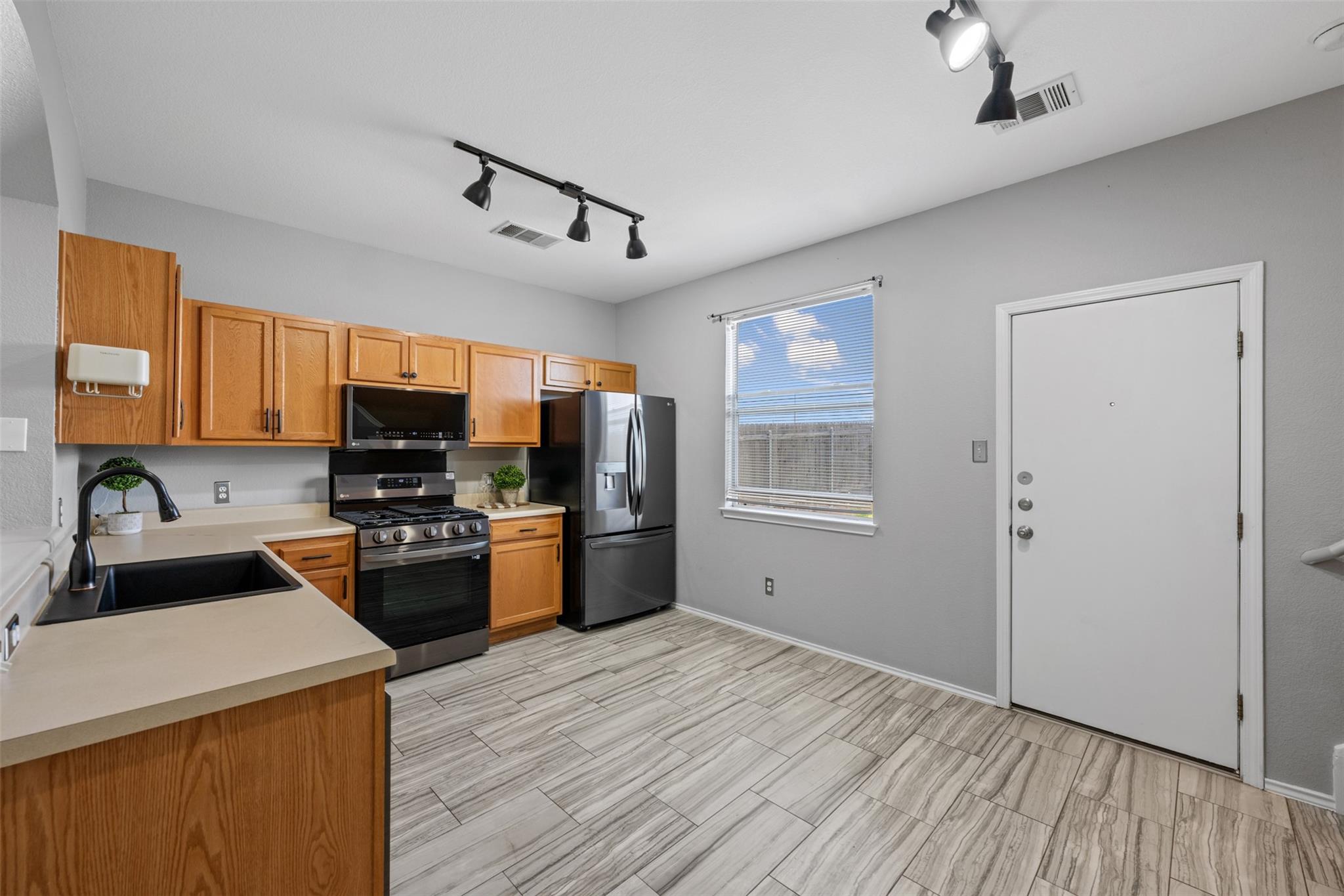 14524 Charles Dickens Dr A Property Photo 8