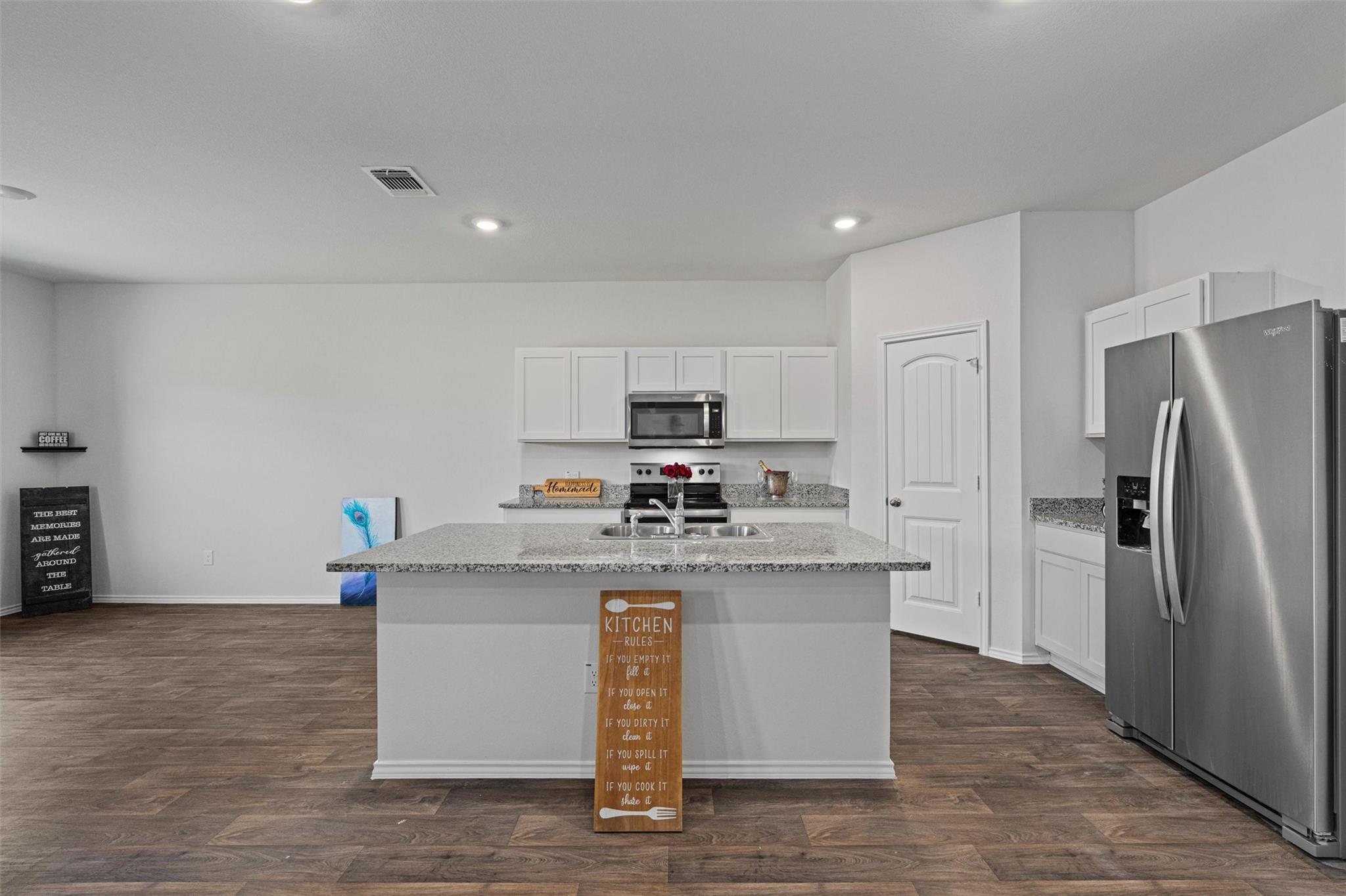 11104 Roving Pass Property Photo 10