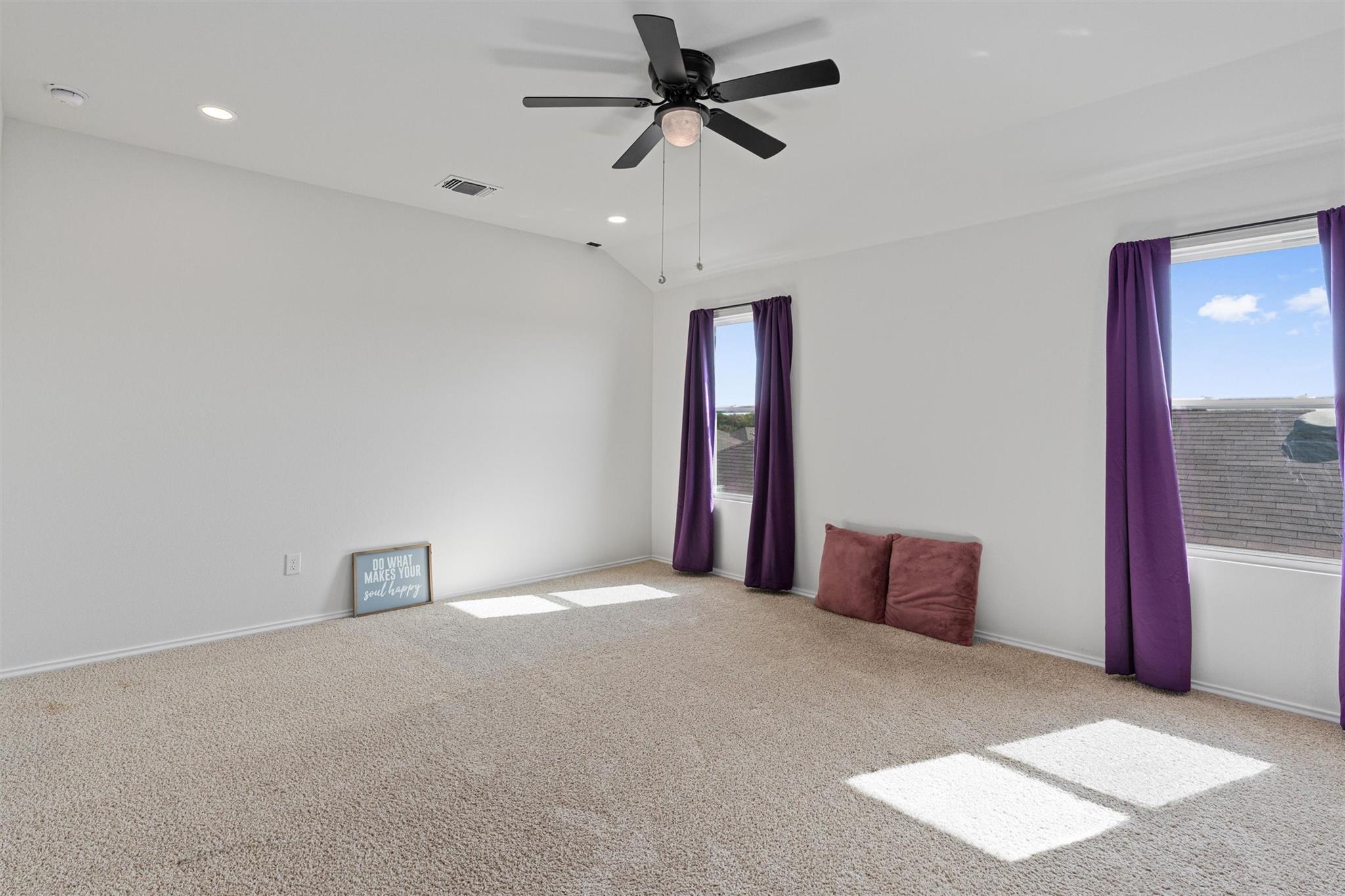 11104 Roving Pass Property Photo 16