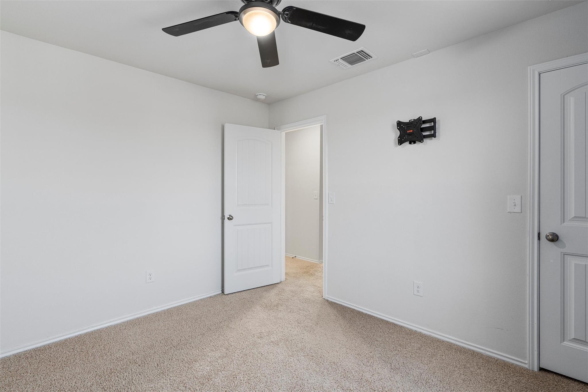 11104 Roving Pass Property Photo 22
