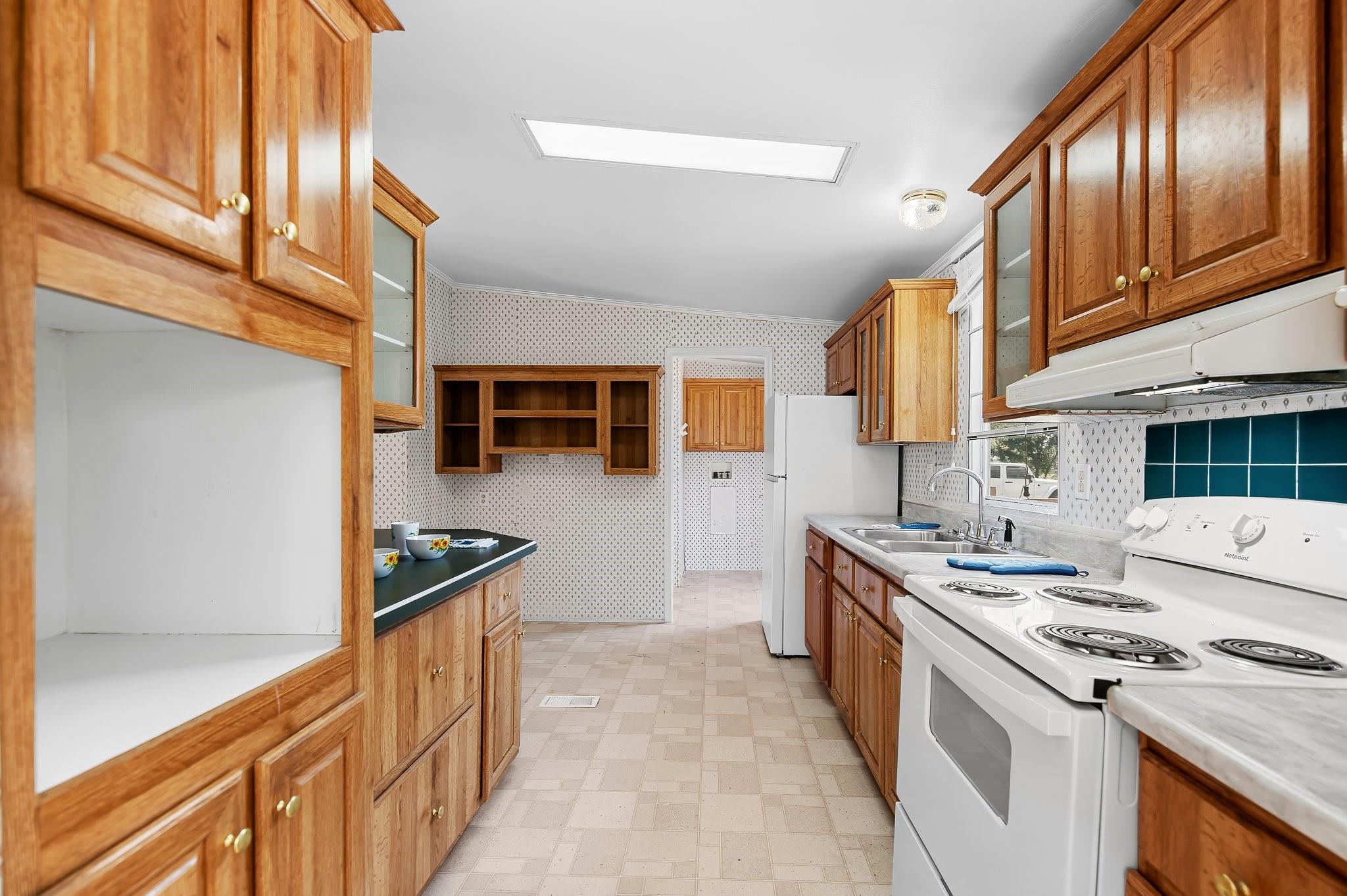 900 County Road 304 Property Photo 17