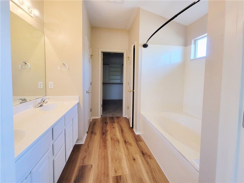 610 Cenizo Path Property Photo 12
