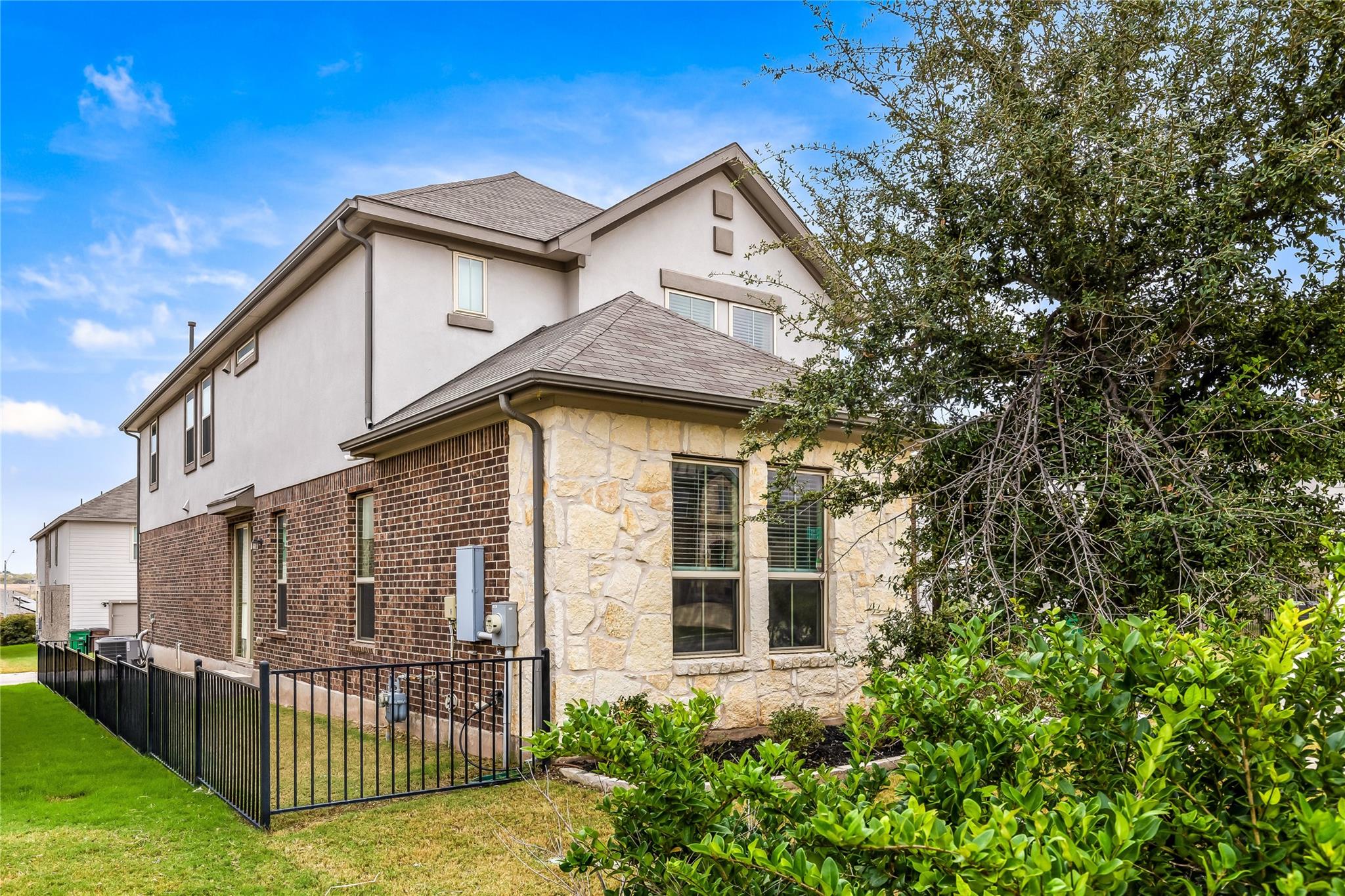 2109 Hat Bender Loop Property Photo 5