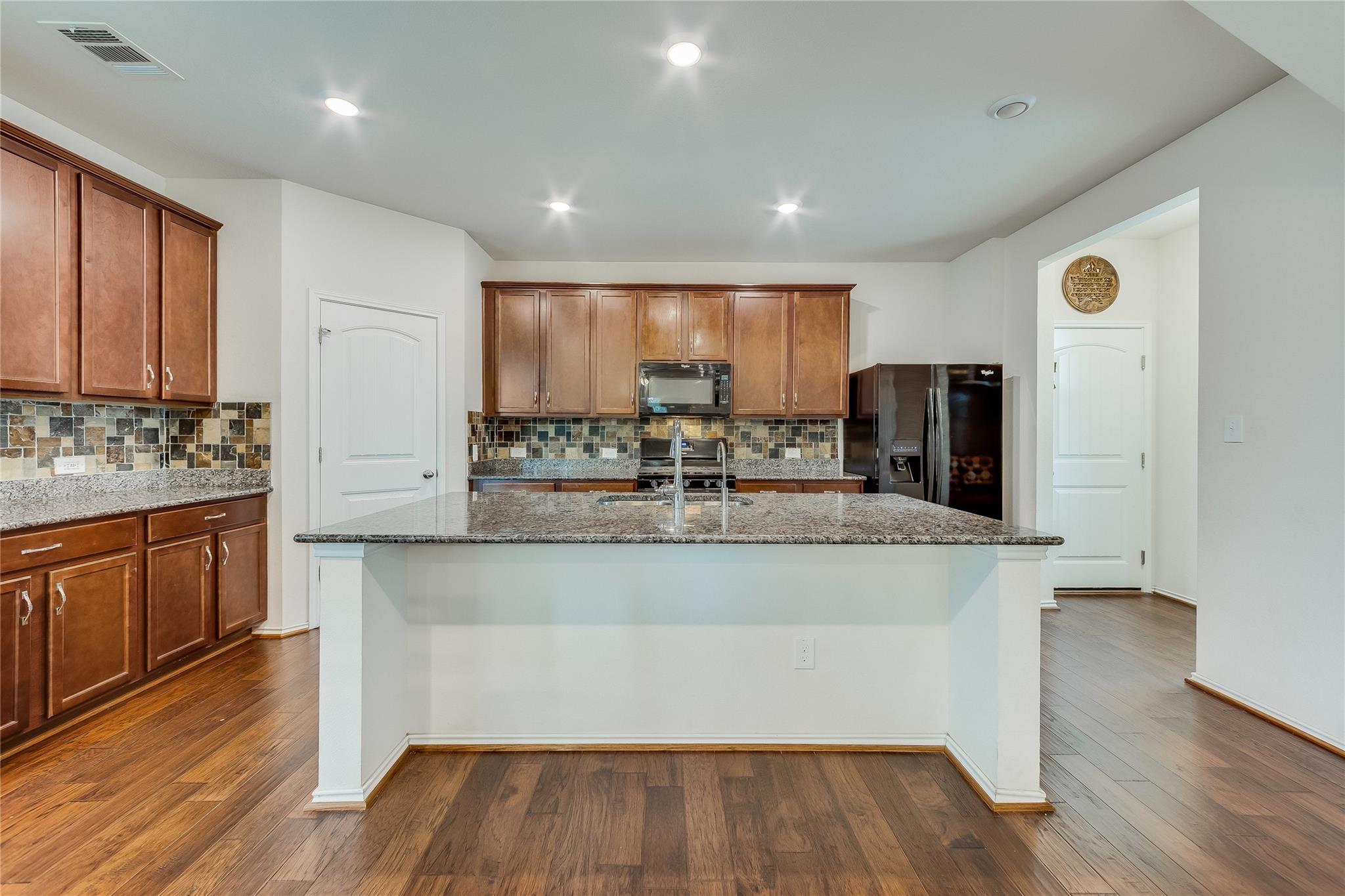 2109 Hat Bender Loop Property Photo 8