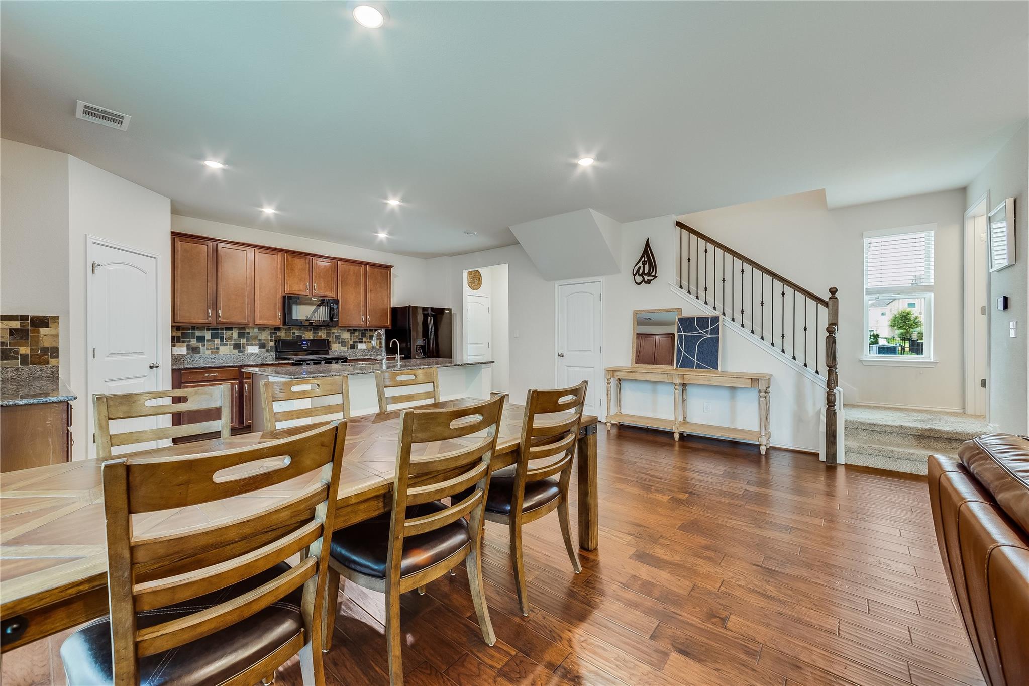 2109 Hat Bender Loop Property Photo 14