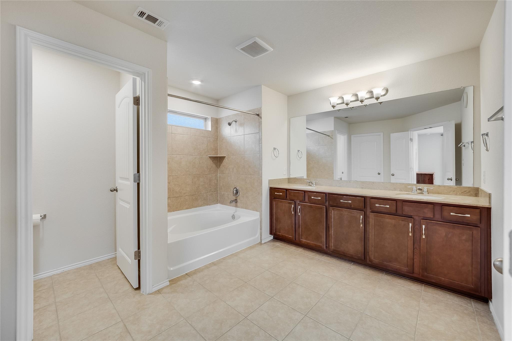2109 Hat Bender Loop Property Photo 28
