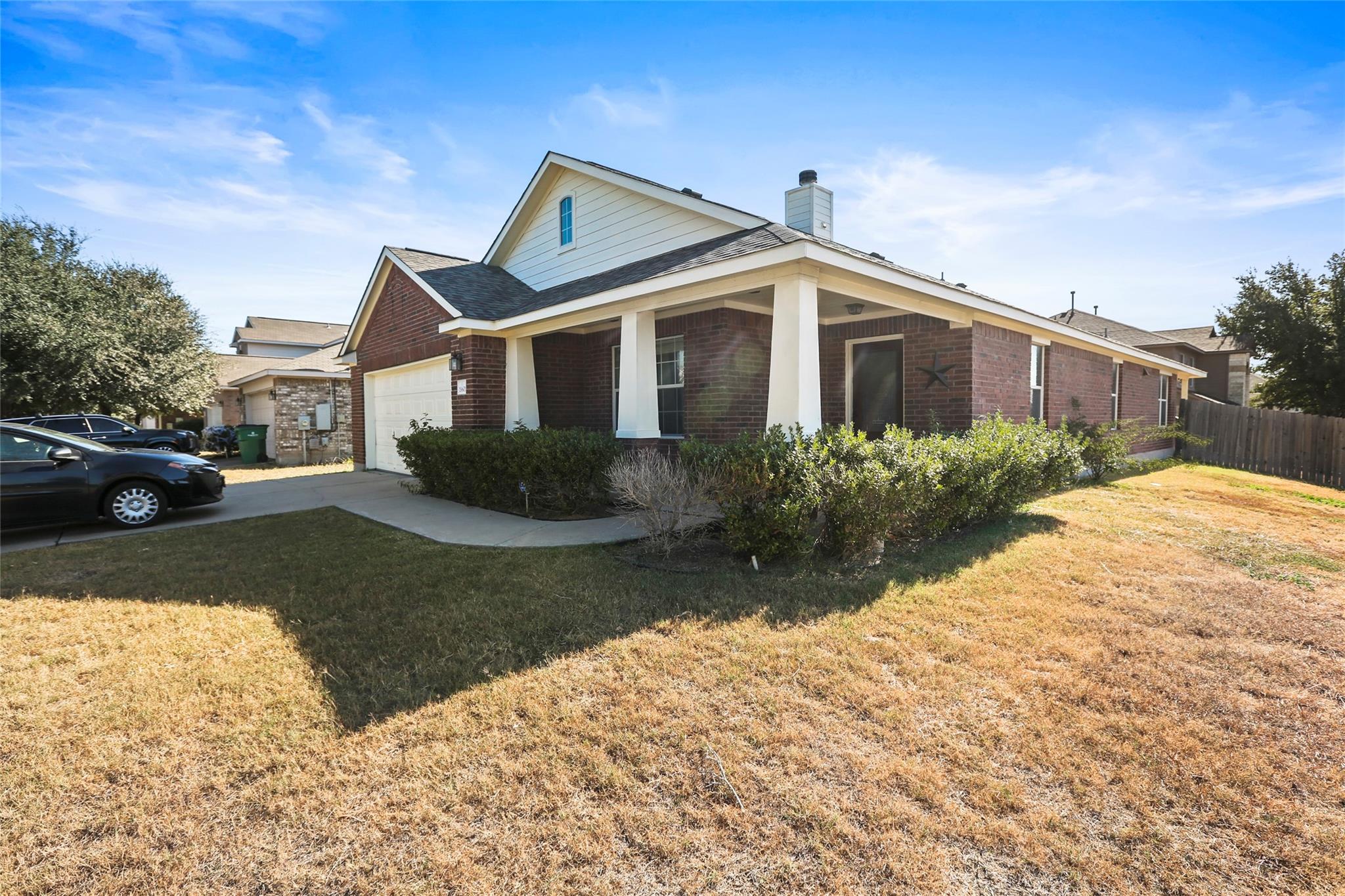18601 Sandy Bottom Dr Property Photo 2