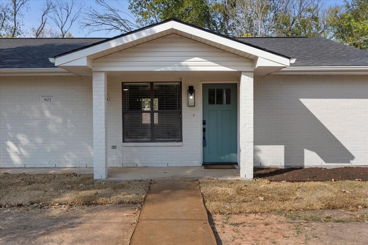 802 Locust St Property Photo 3
