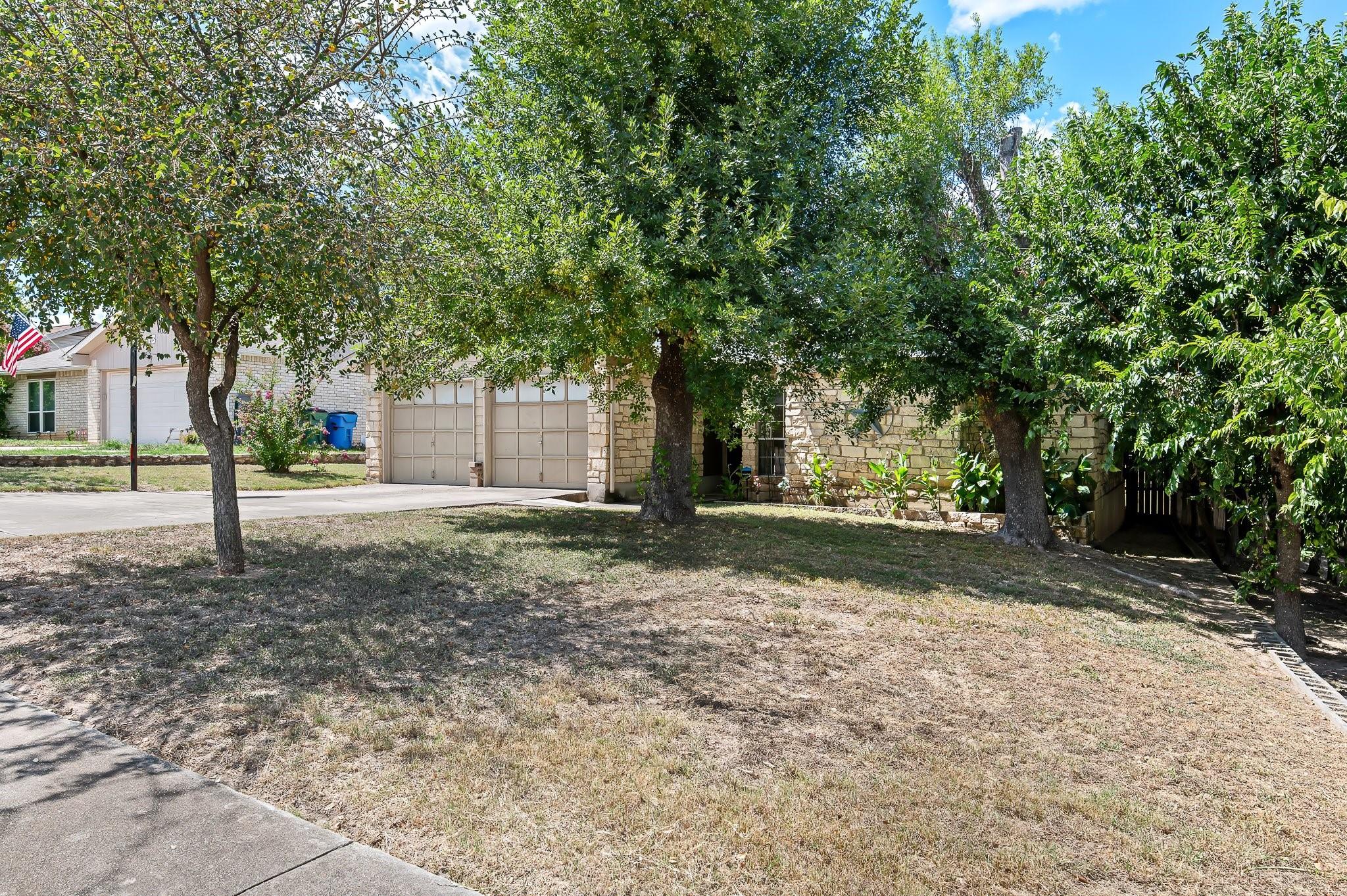 411 Oat Meadow Dr Property Photo 4