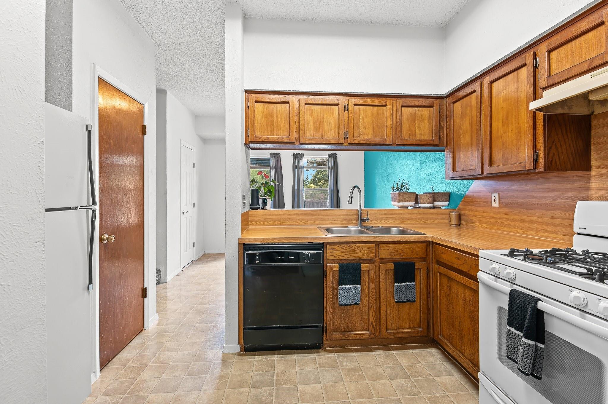 411 Oat Meadow Dr Property Photo 19