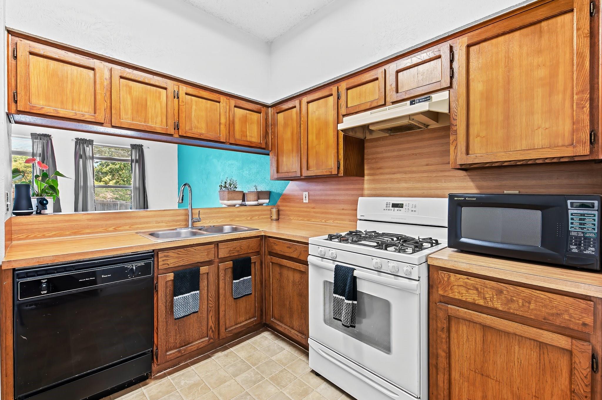 411 Oat Meadow Dr Property Photo 20