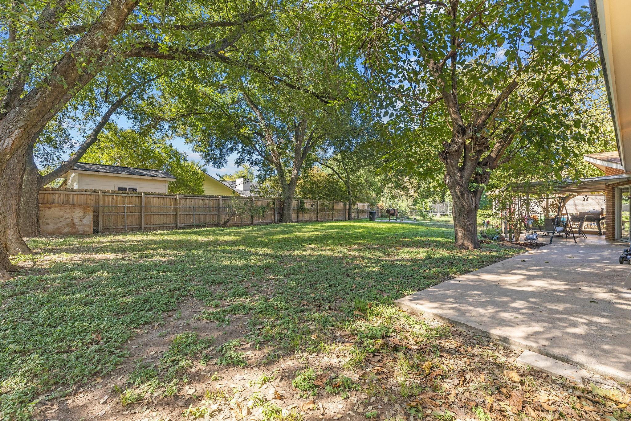 1106 Live Oak Dr Property Photo 24