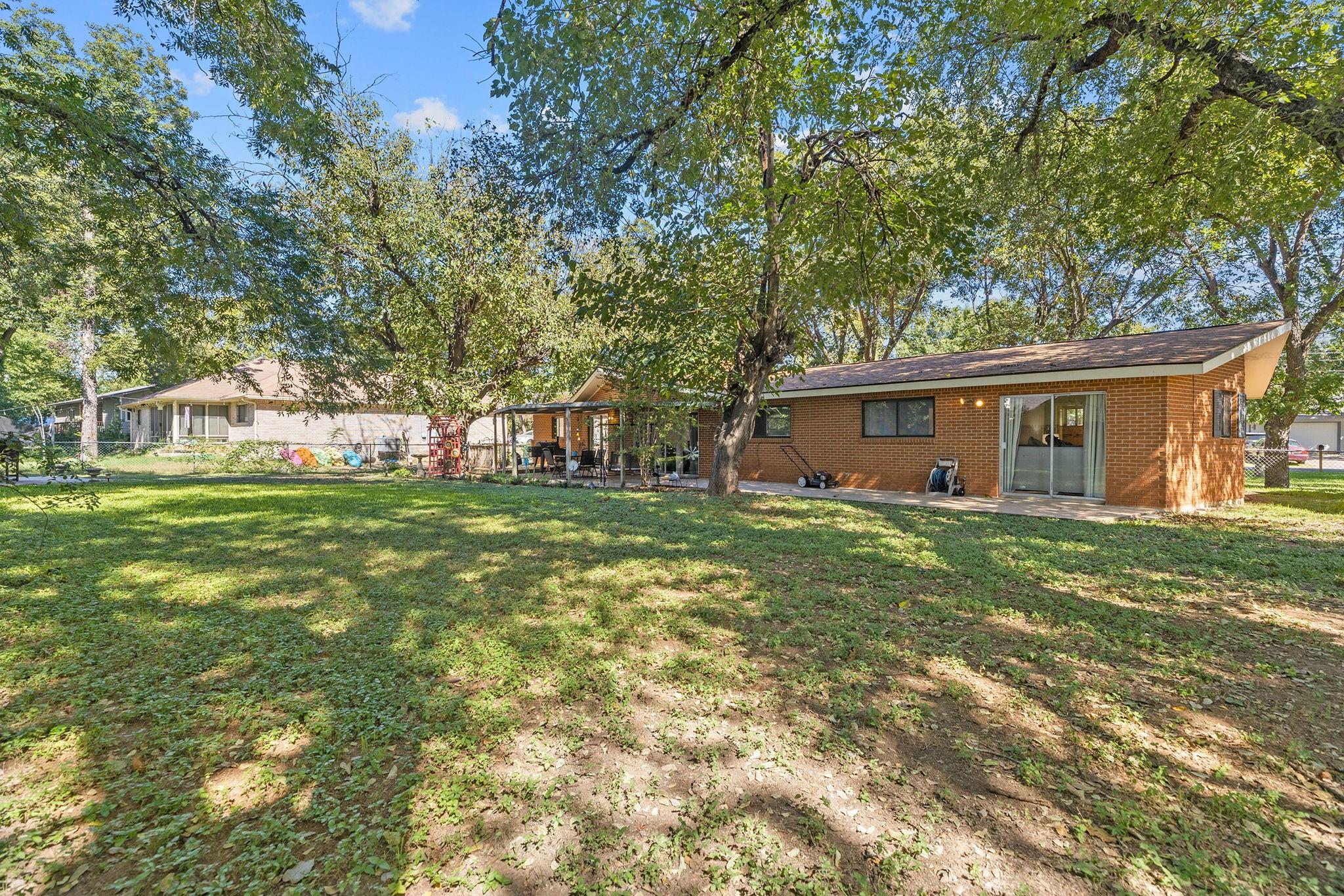 1106 Live Oak Dr Property Photo 25