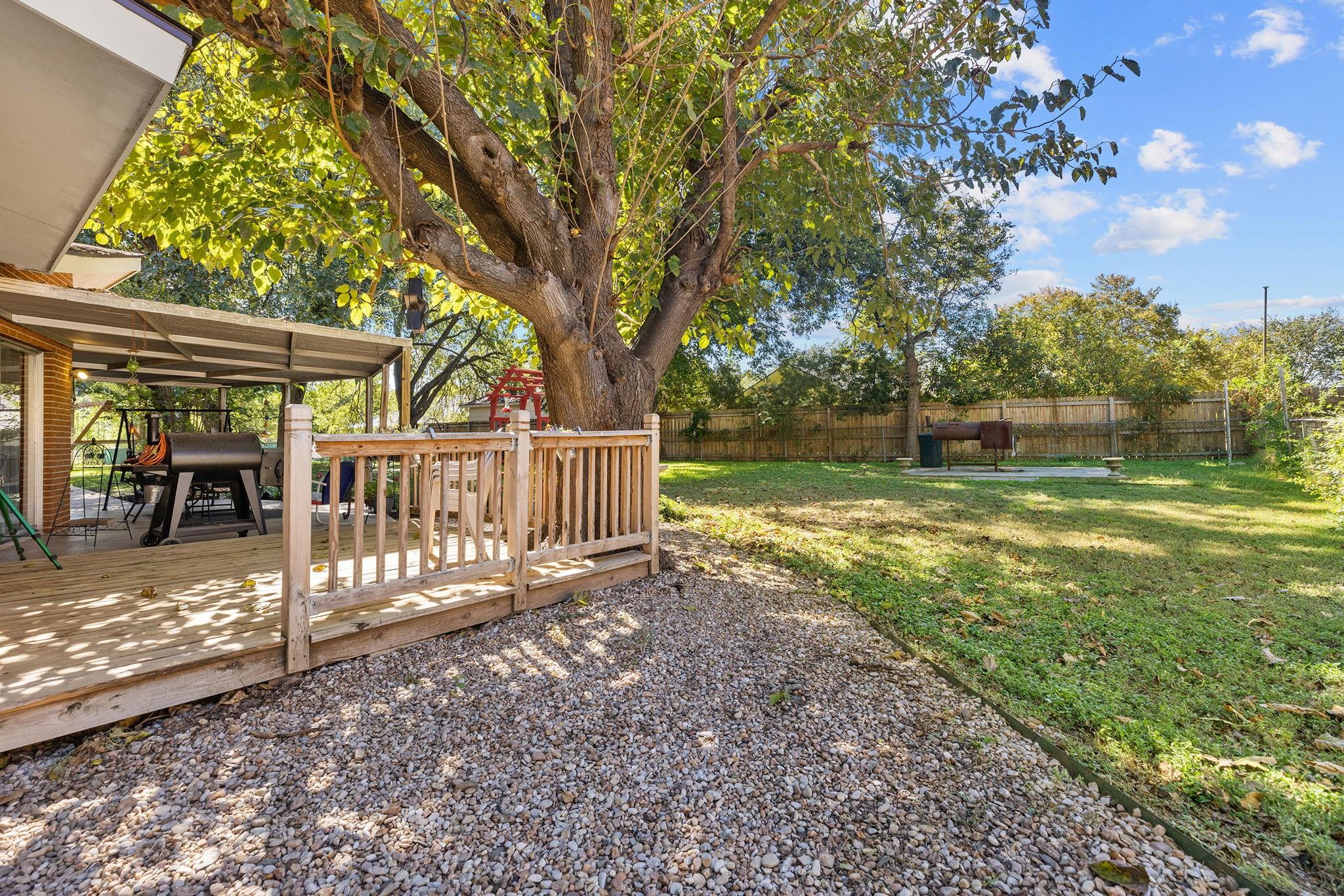 1106 Live Oak Dr Property Photo 26