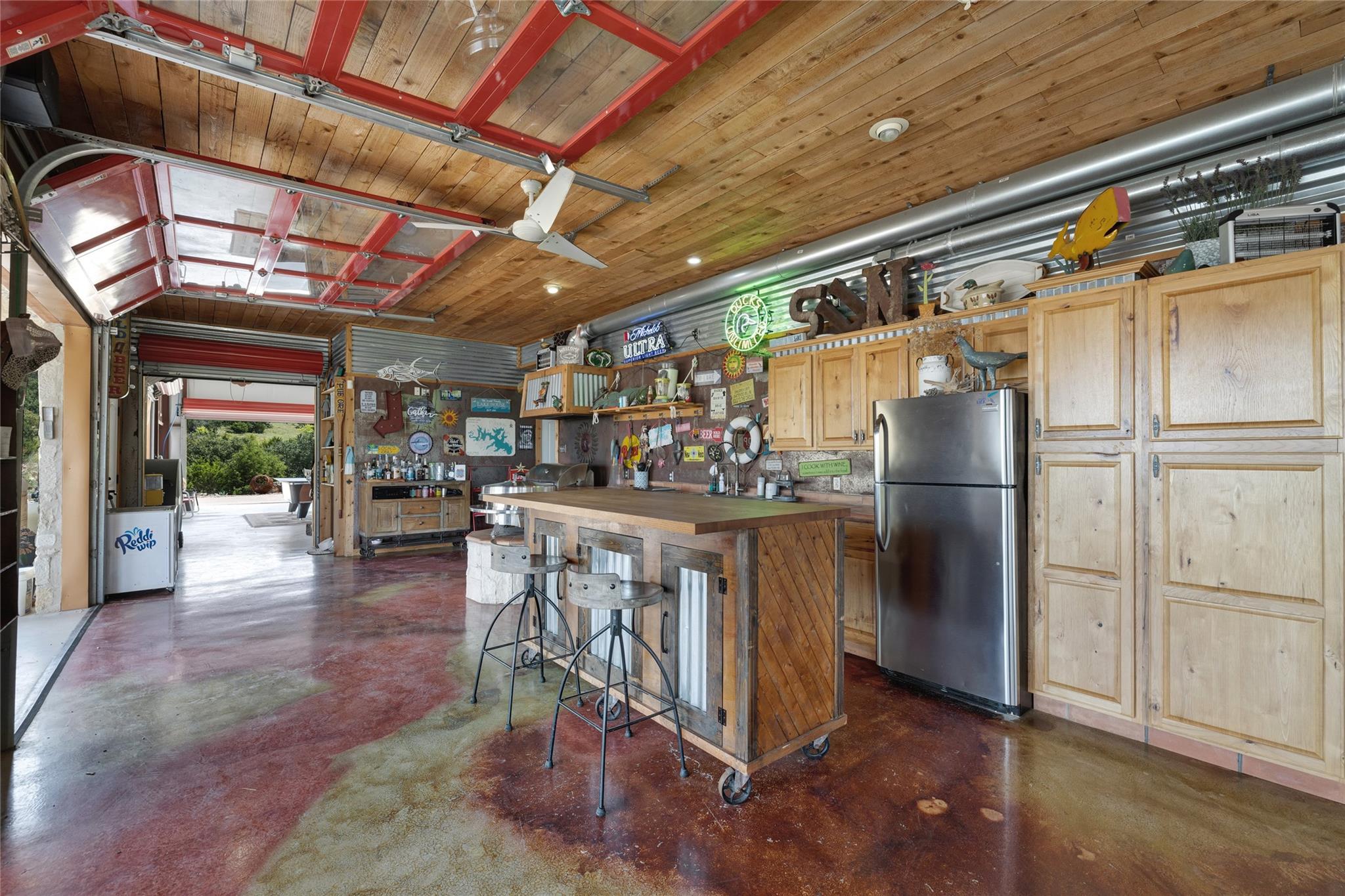 2611 Westview Dr Property Photo 6