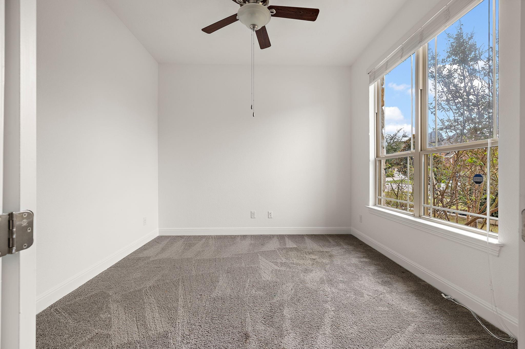 3704 Eva Marie Ct Property Photo 3