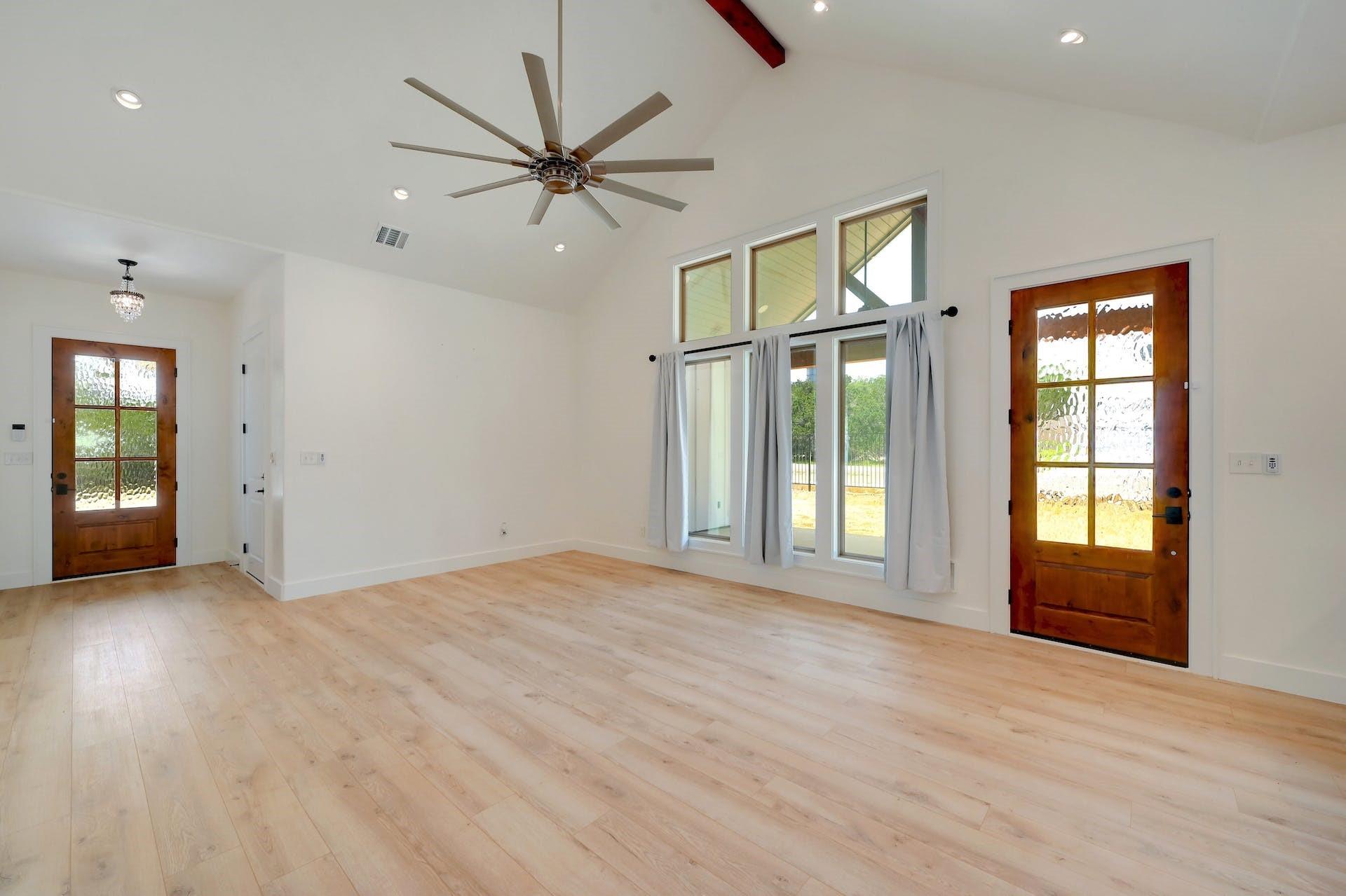 2 Cherokee Trl Property Photo 5