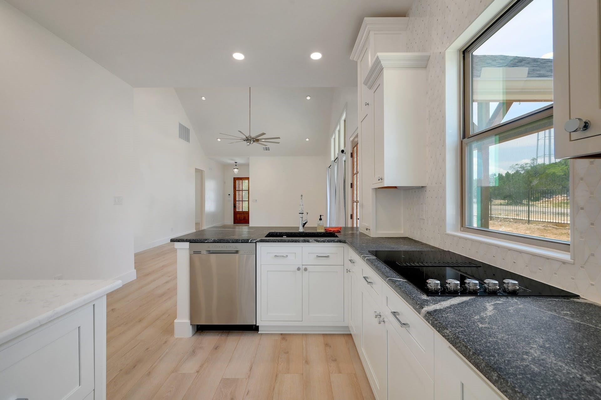 2 Cherokee Trl Property Photo 9