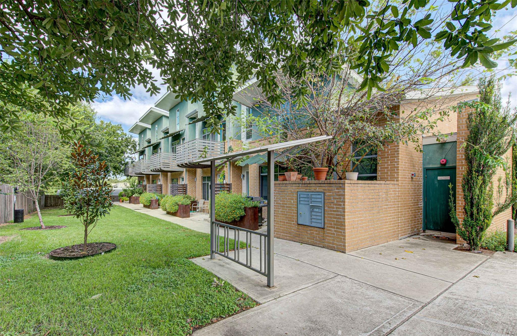 5514 Roosevelt Ave G Property Photo 18