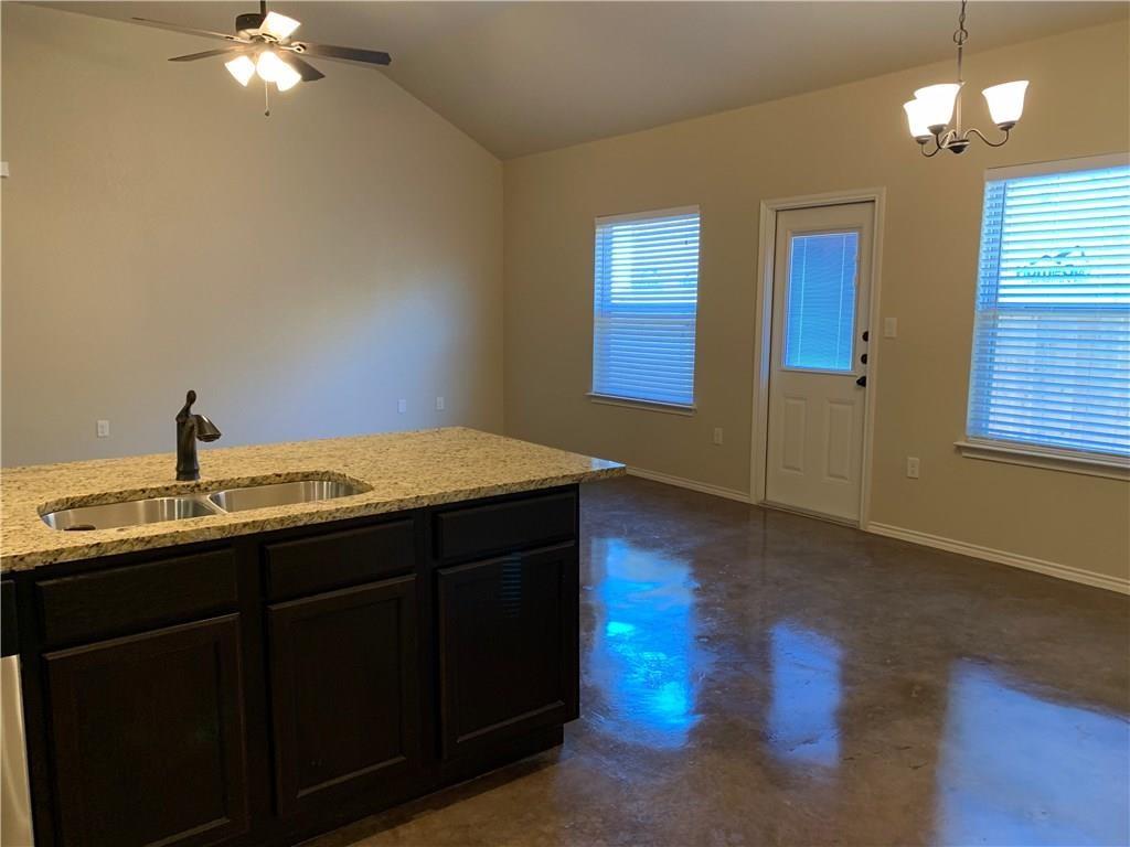 293 Joanne Loop A Property Photo 7