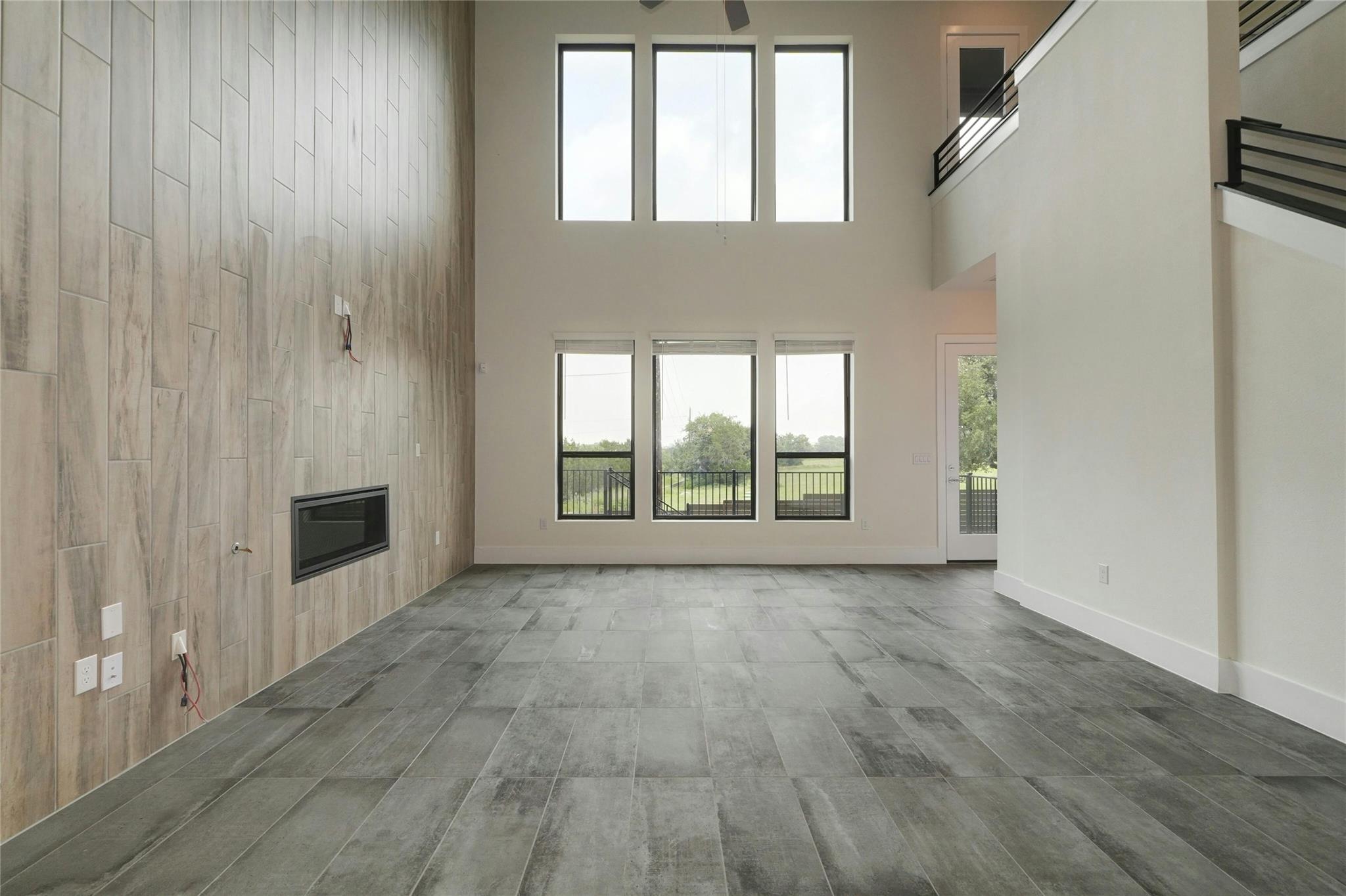 16308 Sydney Carol Ln Property Photo 5