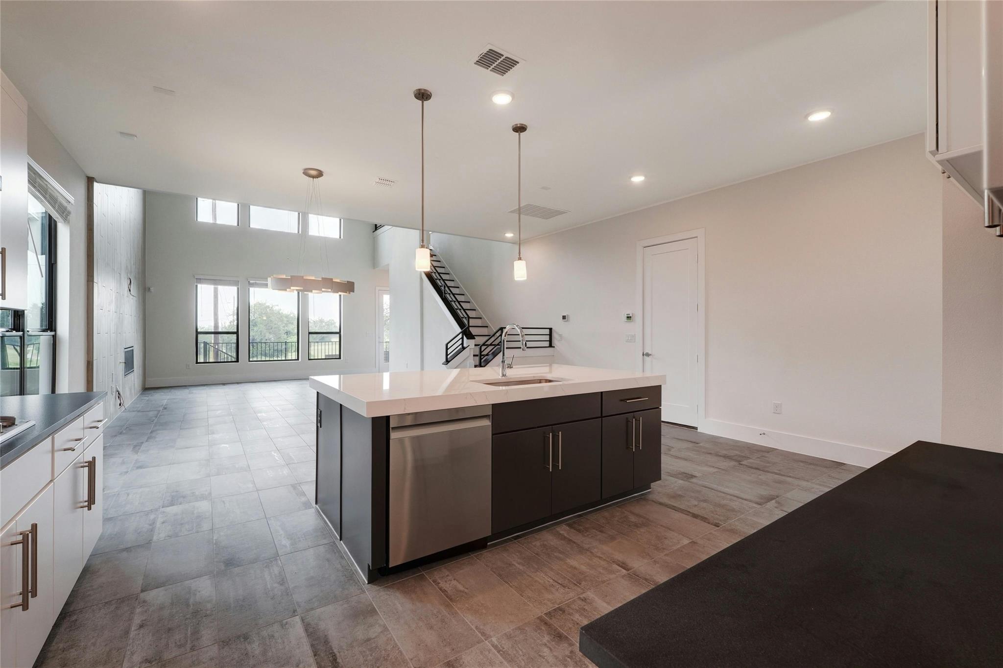 16308 Sydney Carol Ln Property Photo 12