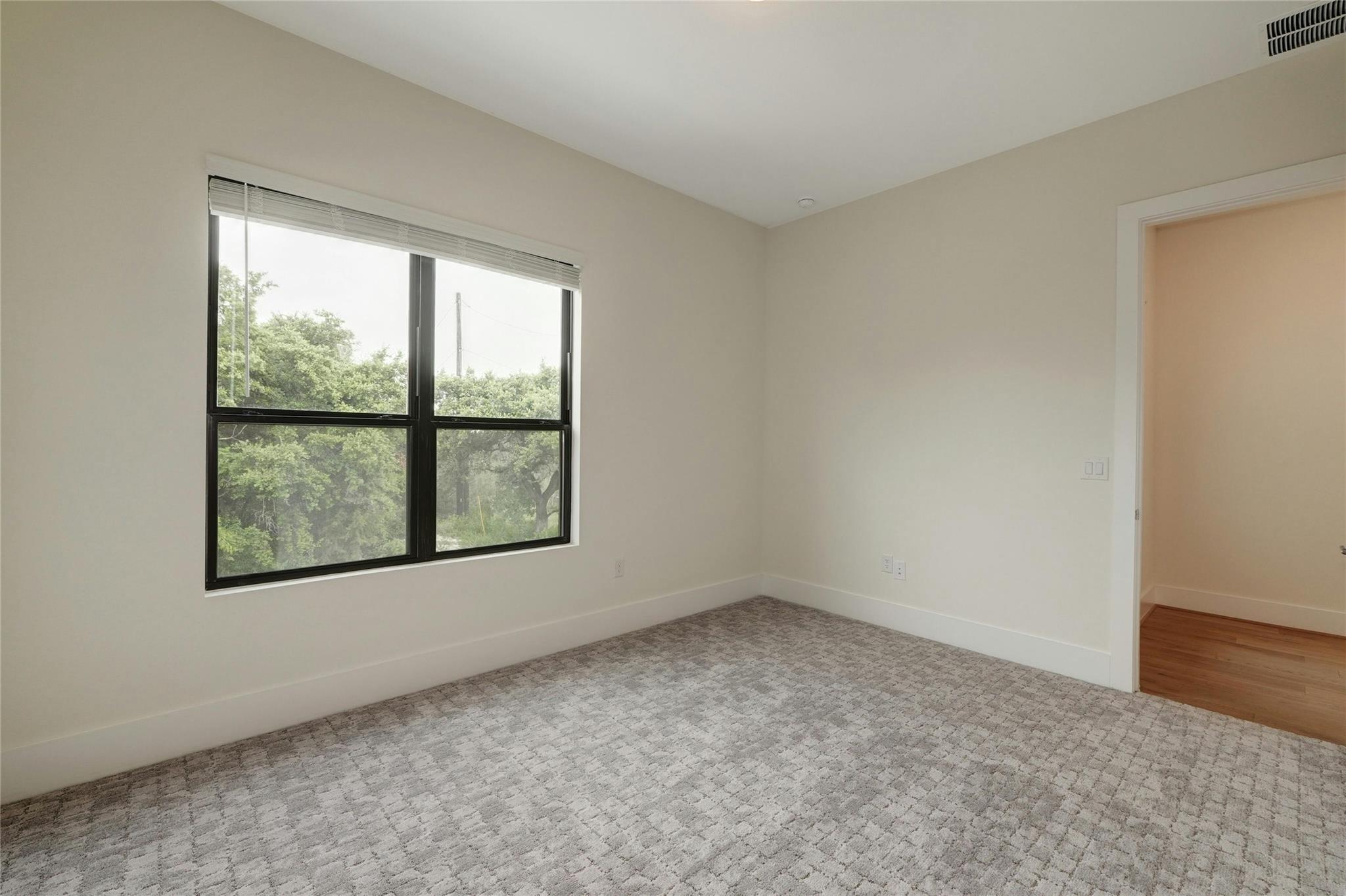 16308 Sydney Carol Ln Property Photo 28