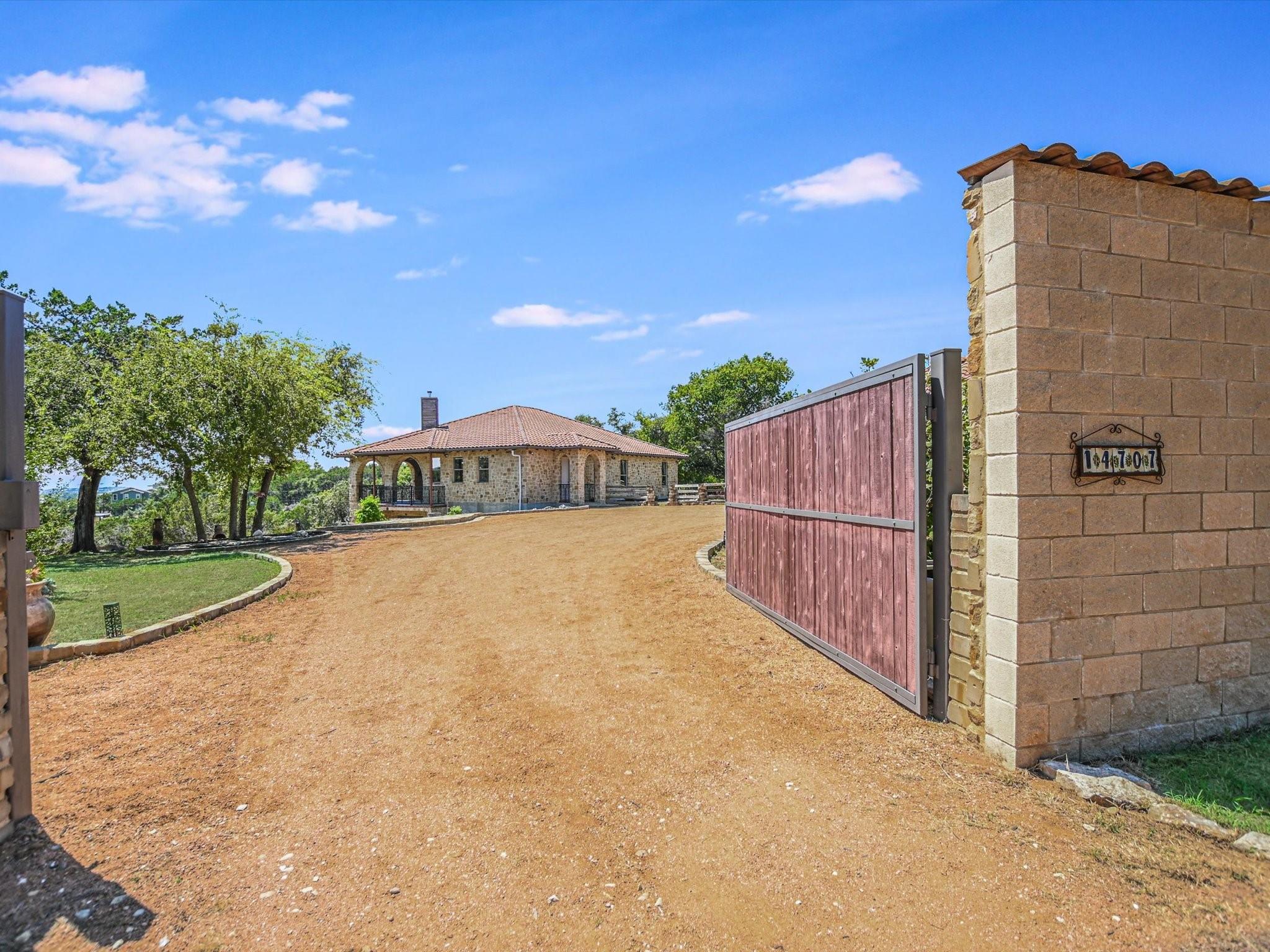 14707 Fm 2769 Rd Property Photo 2