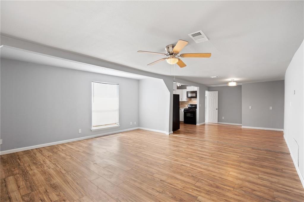 1200 Walnut Ave Property Photo 4