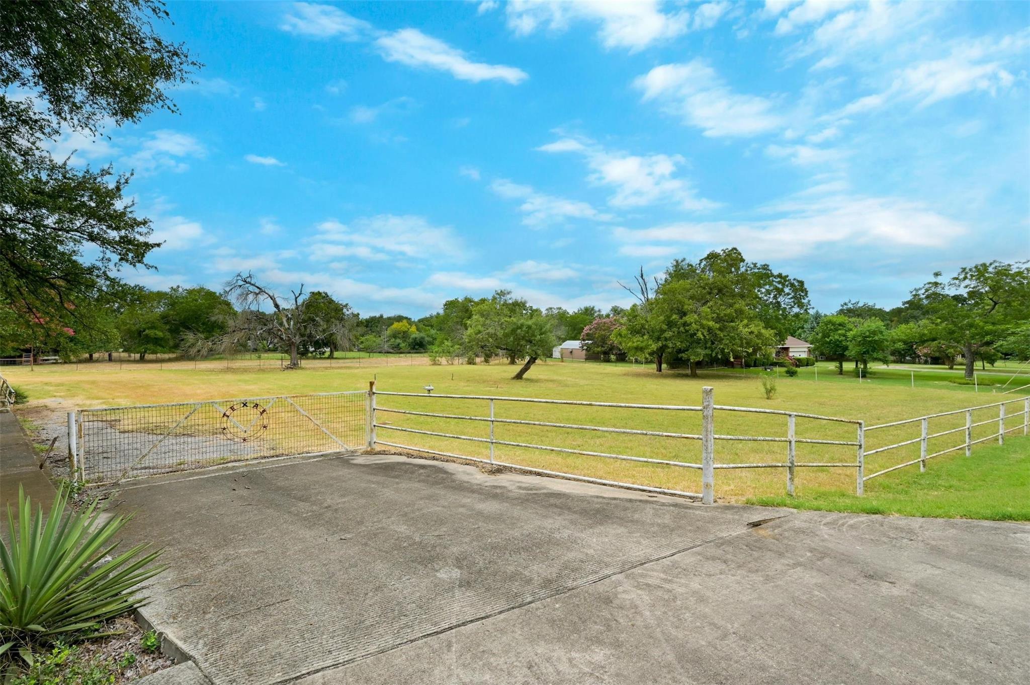 20 Pillow Rd Property Photo 4