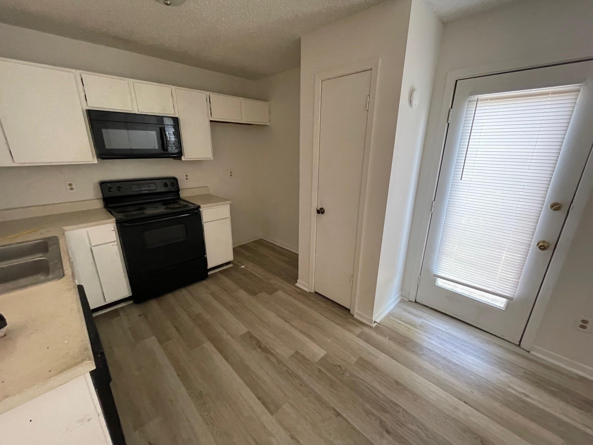 1607 Onion Creek Village Dr D Property Photo 2